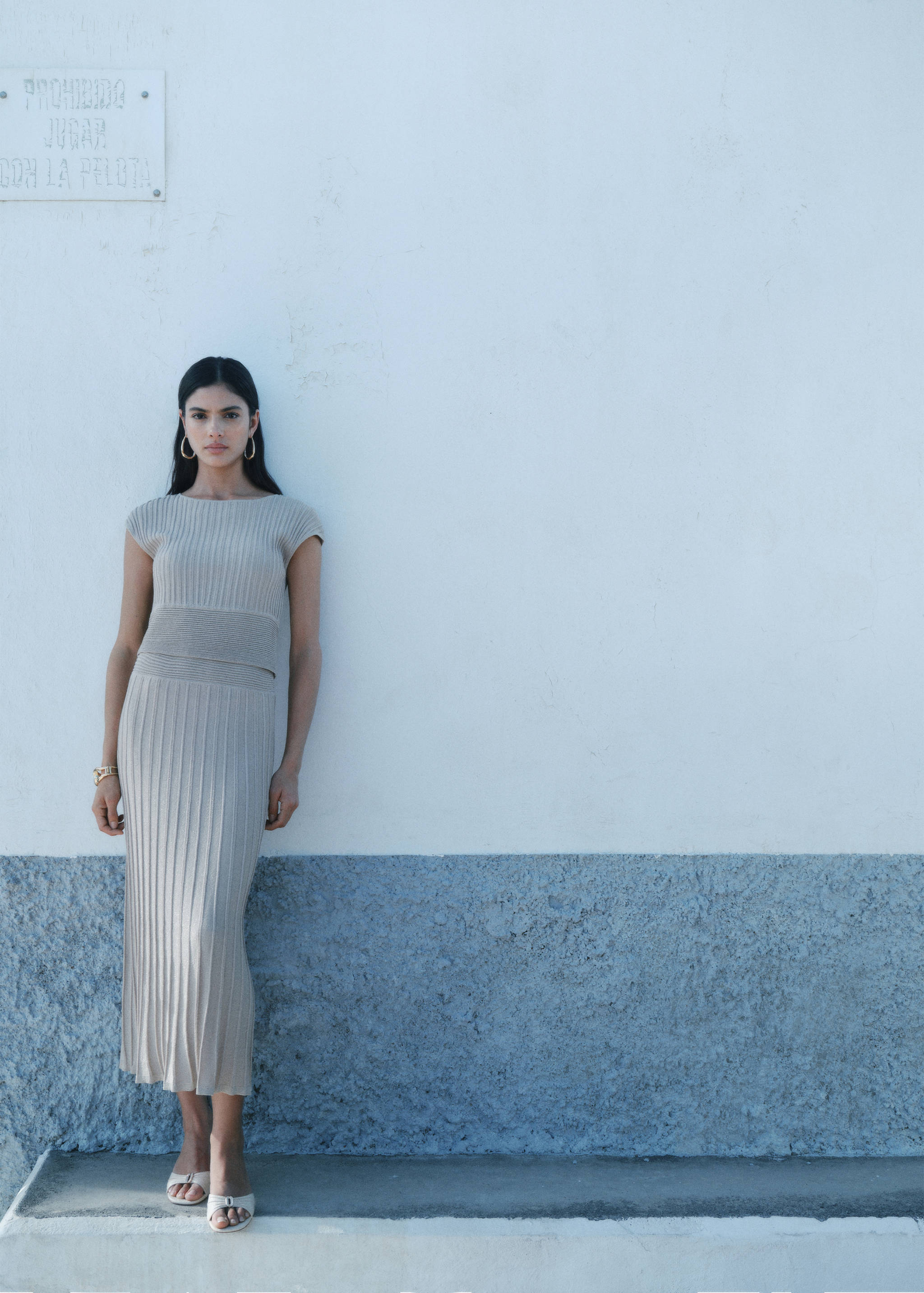 Knitted dress with shiny finish - Details of the article 6