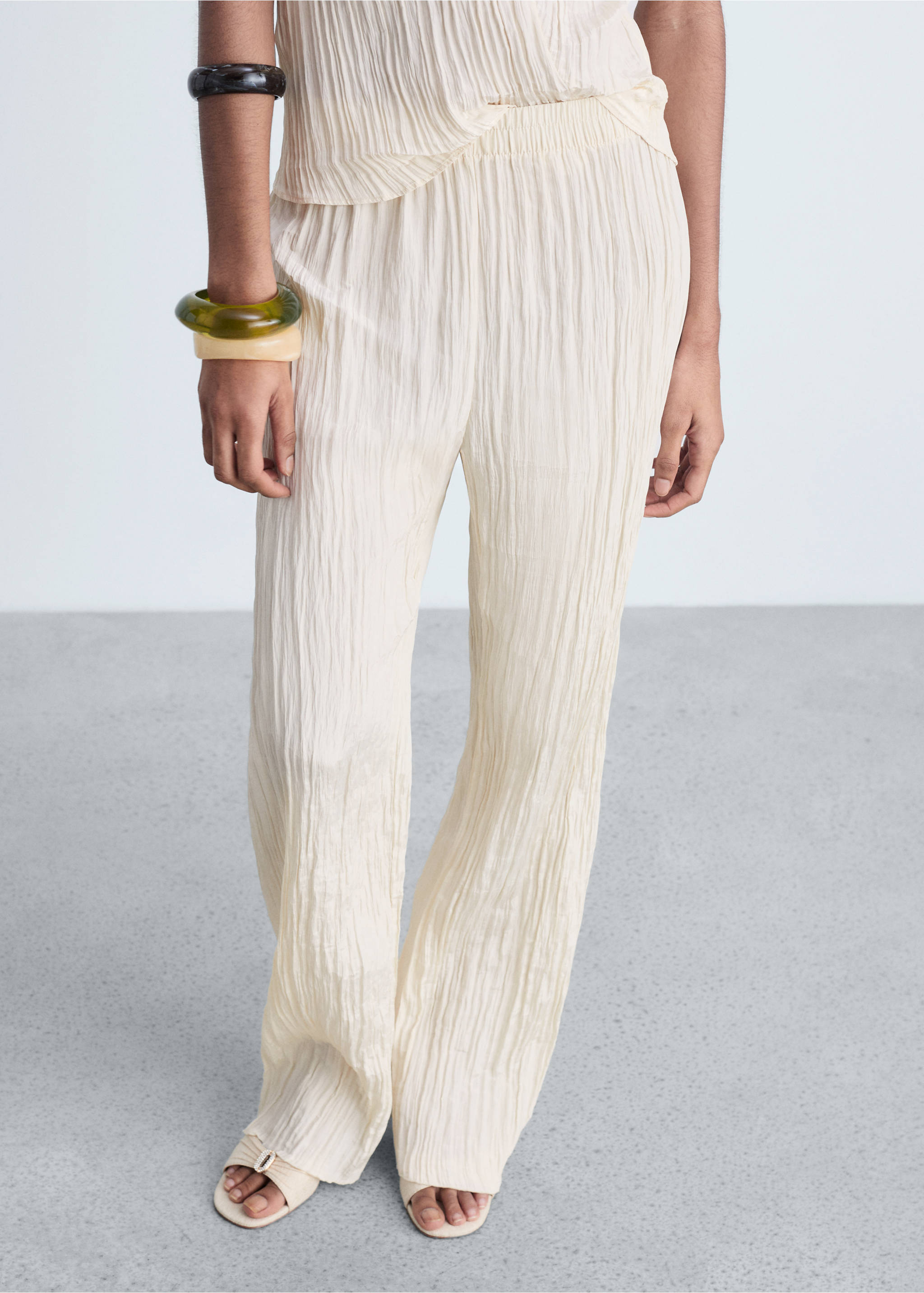 Pleated straight trousers - Medium plane, Vanilla. Ref: 87084064-00.