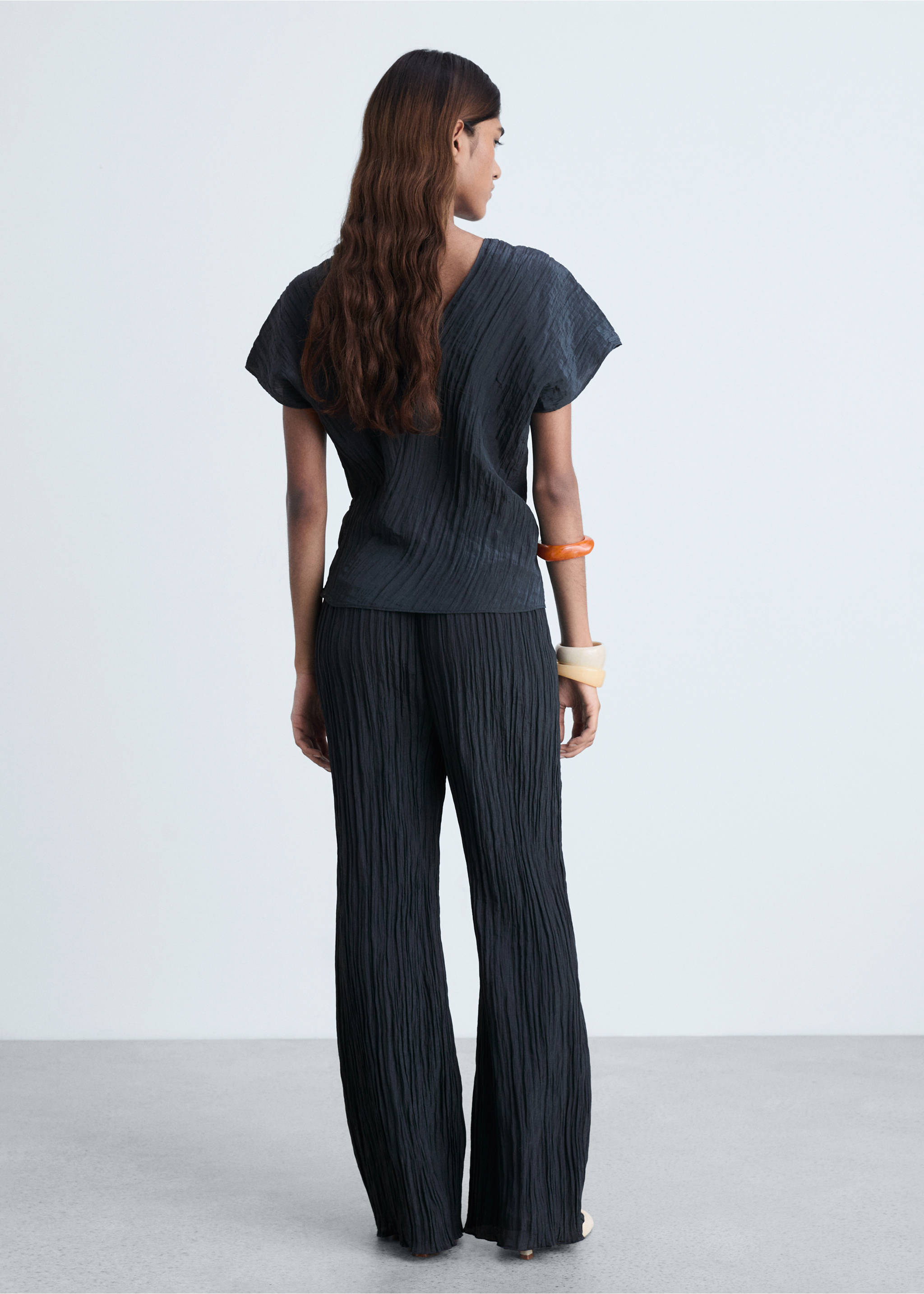 Pleated straight trousers - Reverse of the article, Blue. Ref: 87084064-00.