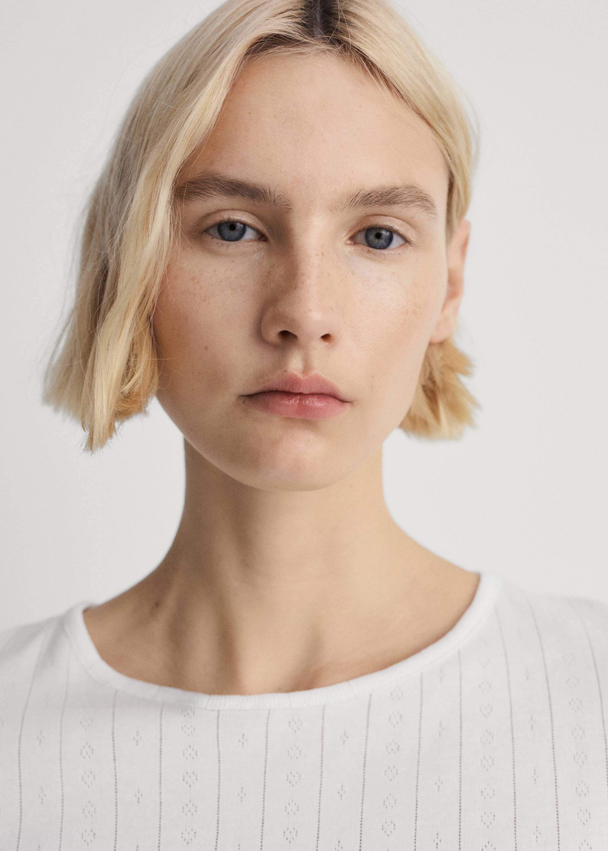 Unstitched cotton pyjama top - Details of the article 1