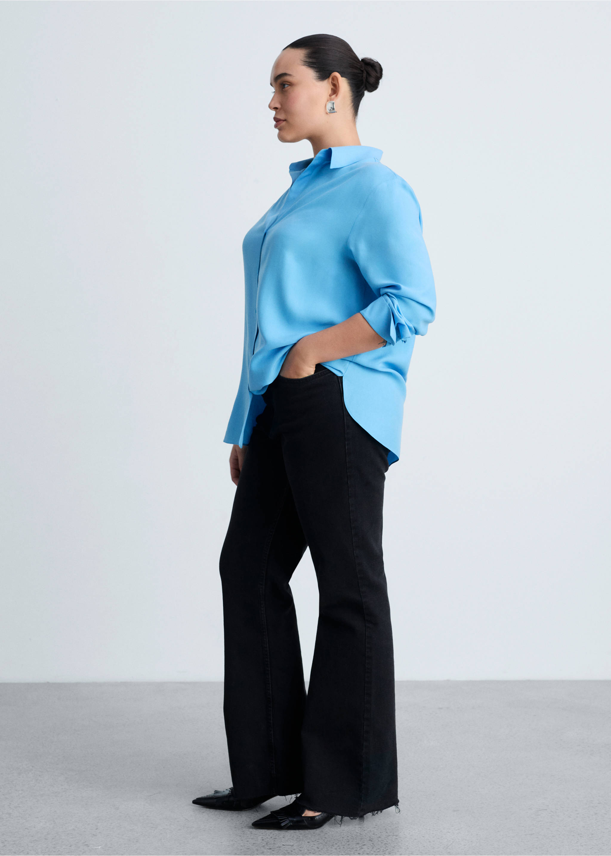 Lyocell fluid shirt - Details of the article 3, Blue. Ref: 87084067-00.