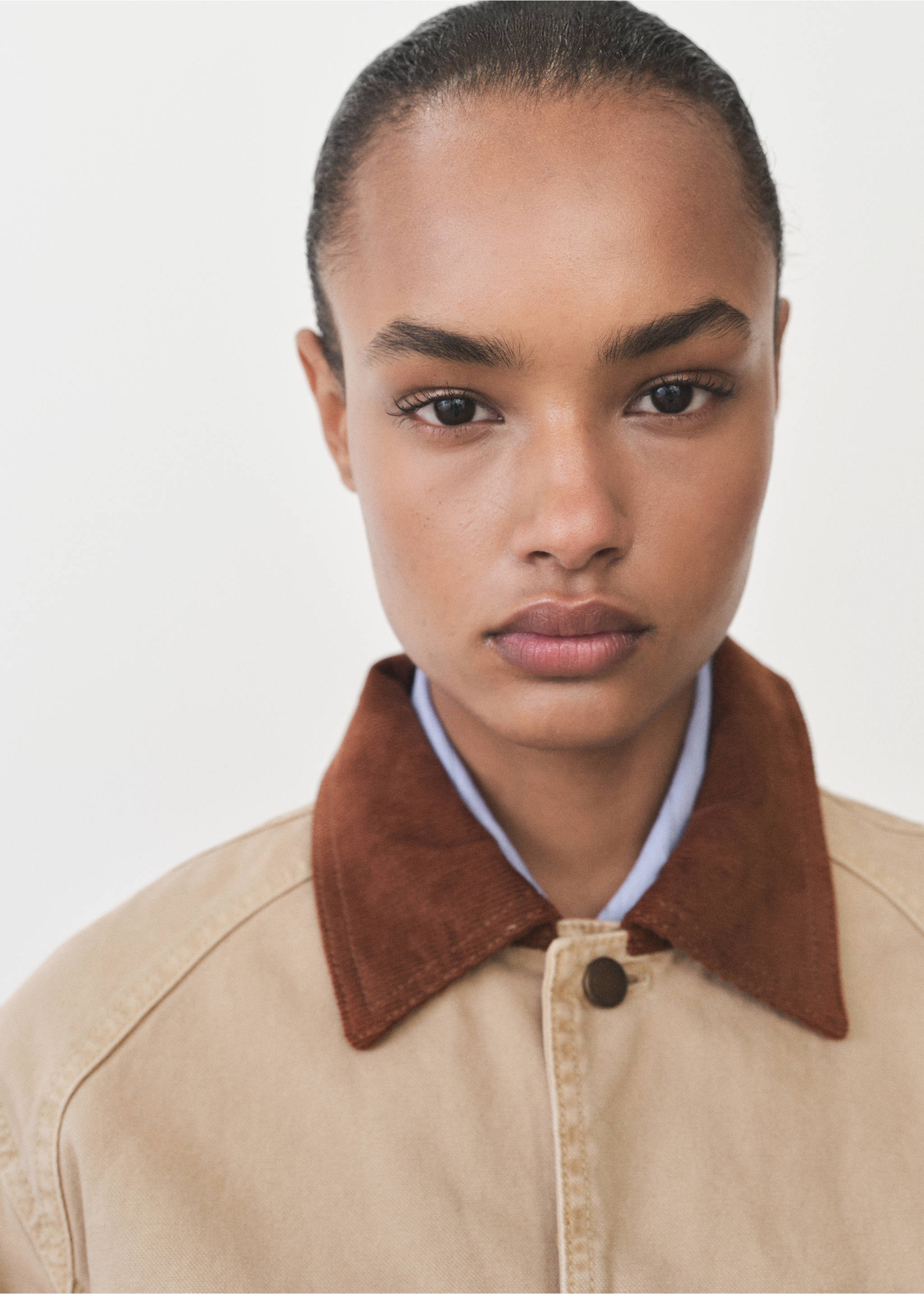 Denim parka with contrasting collar - Details of the article 1, Sand. Ref: 87084070-00.