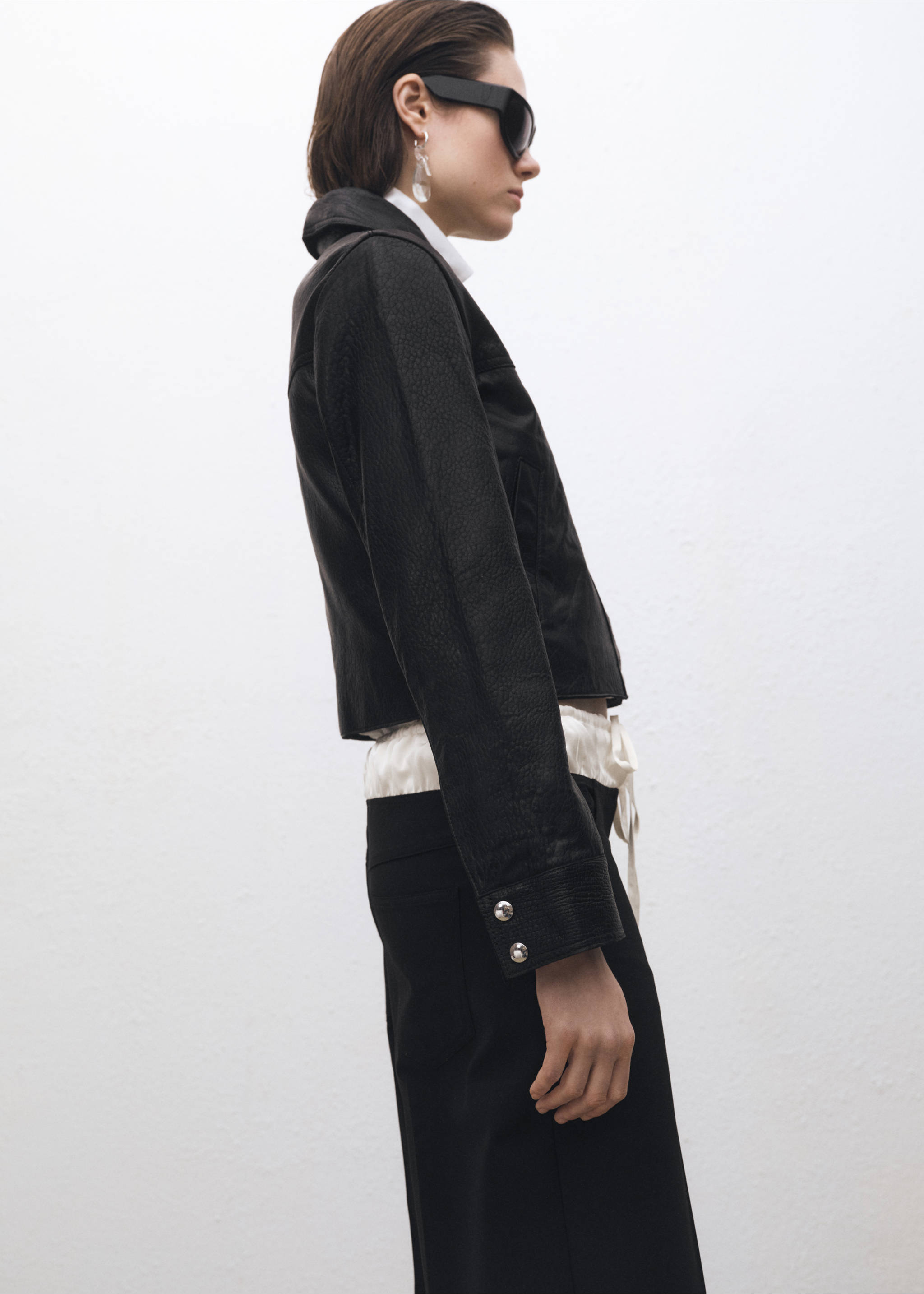 Lapels leather jacket - Details of the article 4, Black. Ref: 87084075-00.