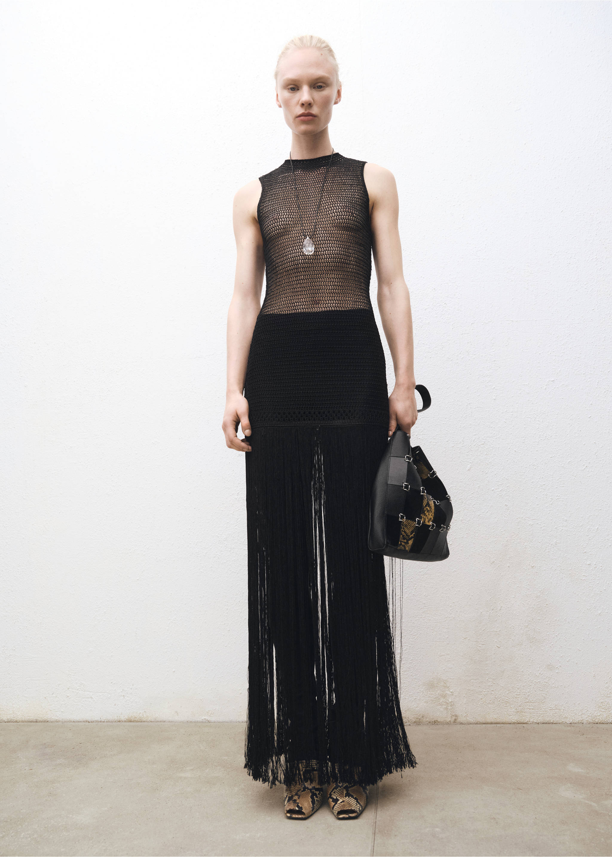 Openwork knit dress with fringes - General plane, Black. Ref: 87084081-00.