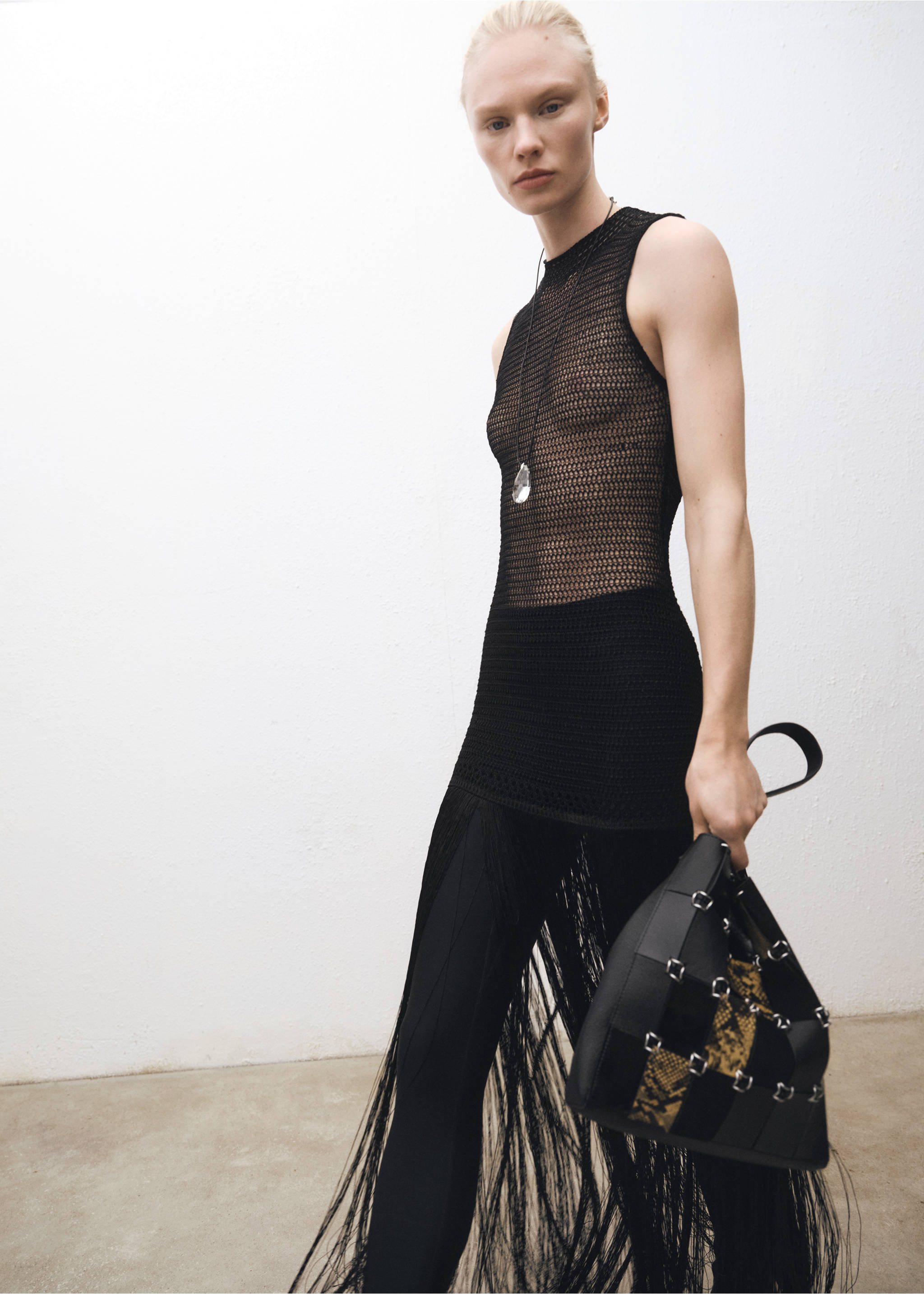 Openwork knit dress with fringes - Details of the article 2, Black. Ref: 87084081-00.