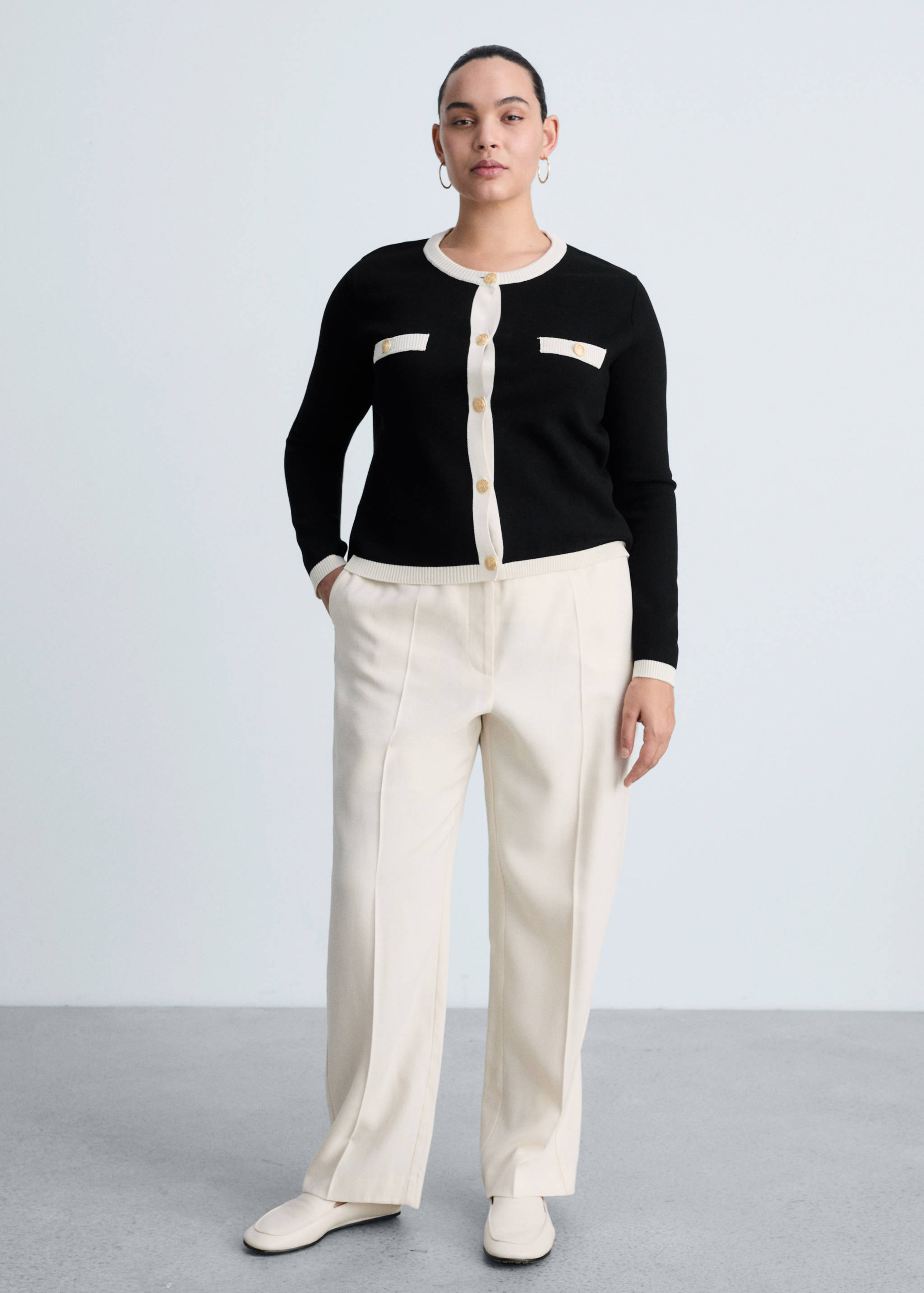 Knitted jacket with jewel buttons - Details of the article 3