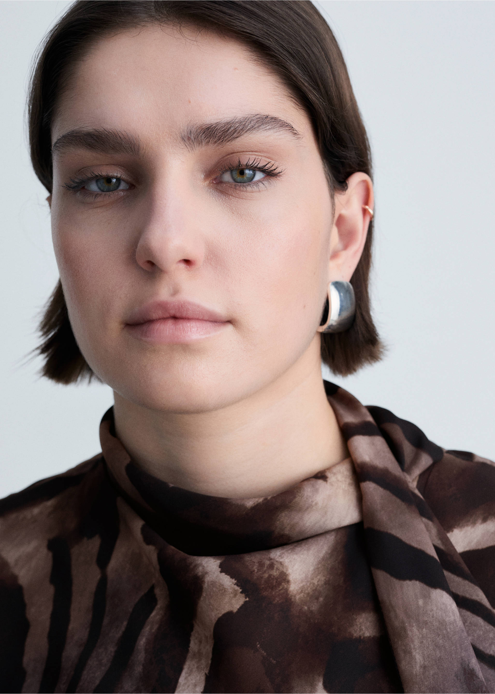 Vestido satinado lazo espalda cebra - Detalle del artículo 4, Marrón. Ref: 87084092-00.