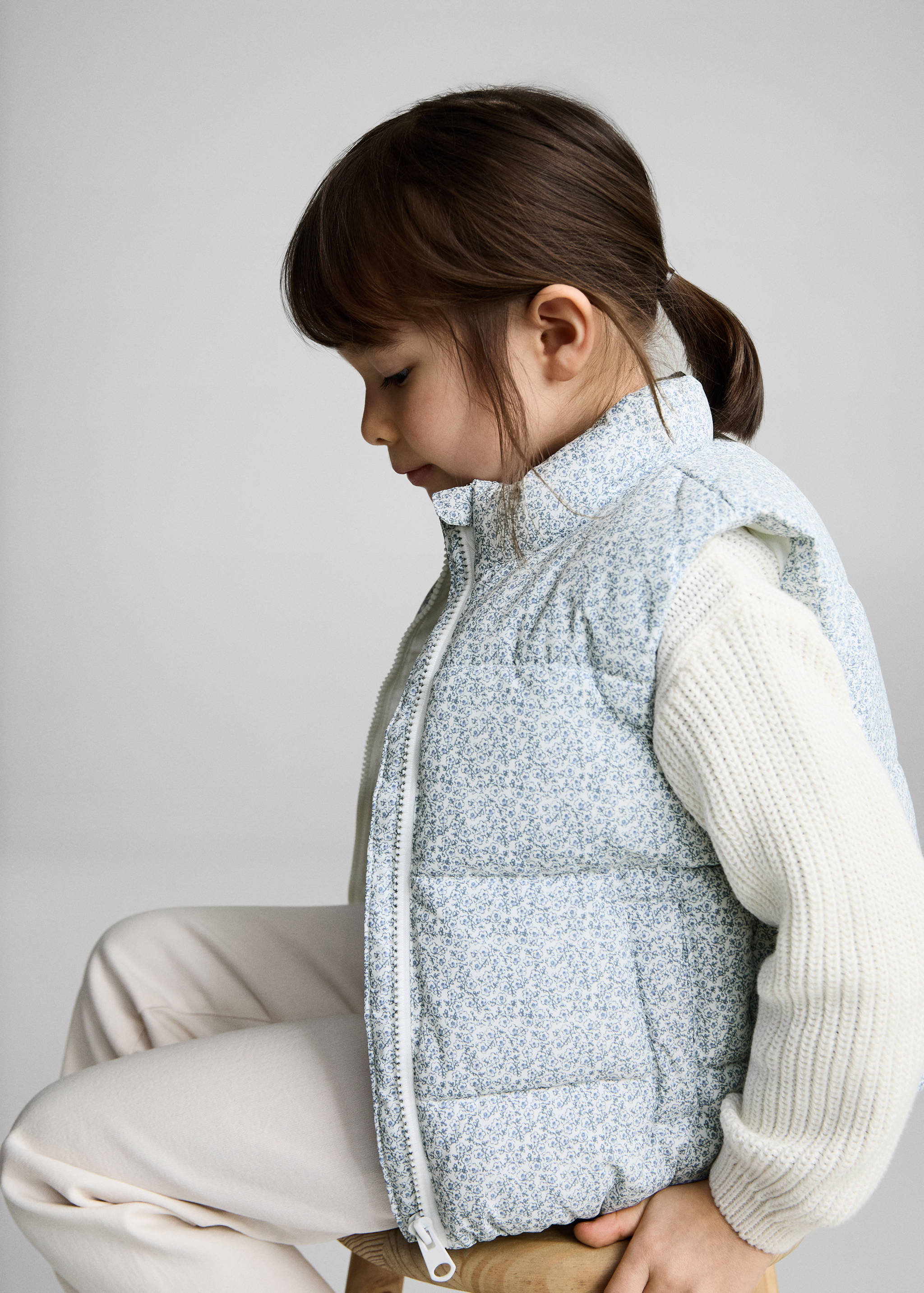 Printed quilted vest - Details of the article 2