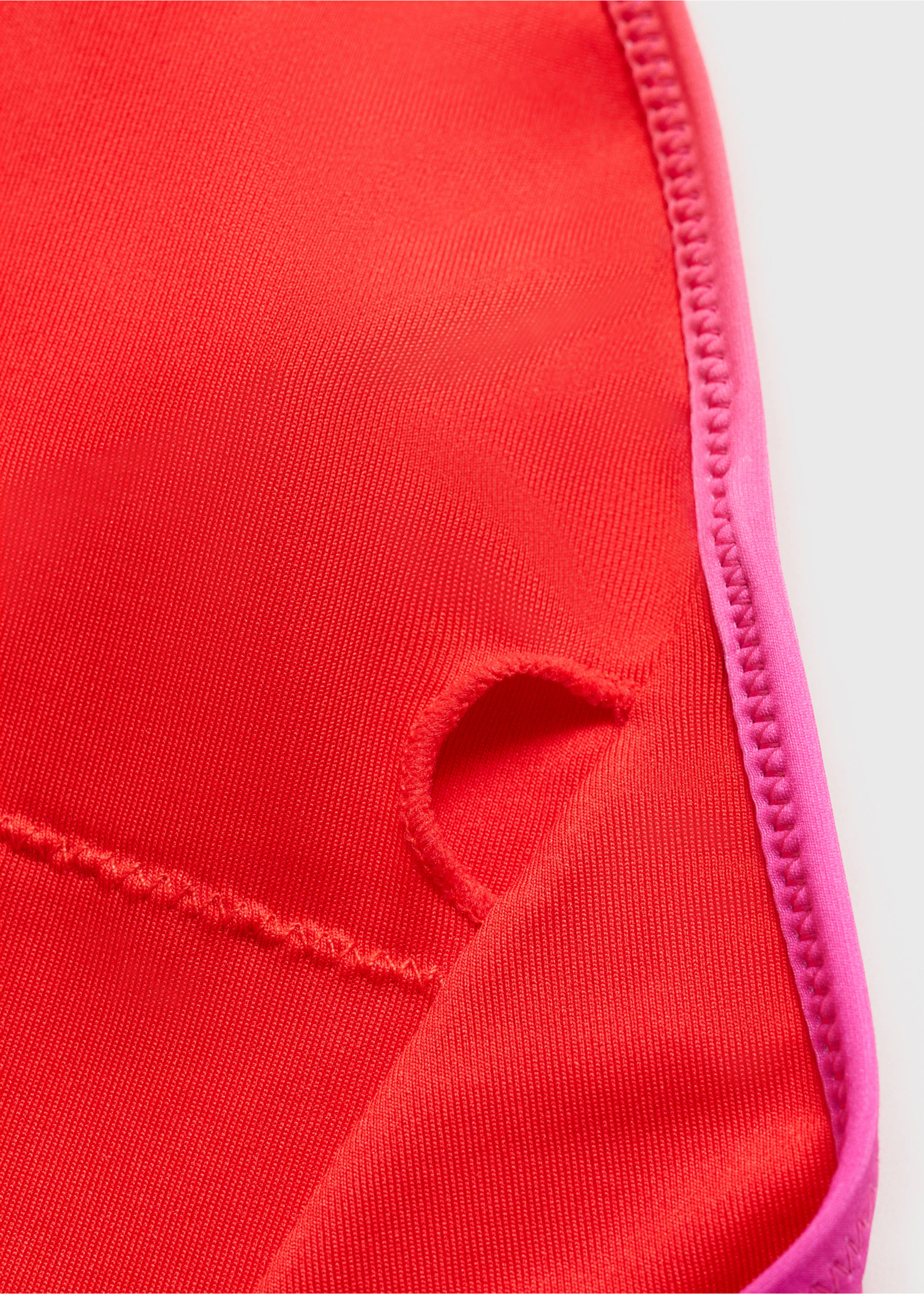 V-neck swimsuit - Details of the article 8, Fuchsia. Ref: 87084392-00.