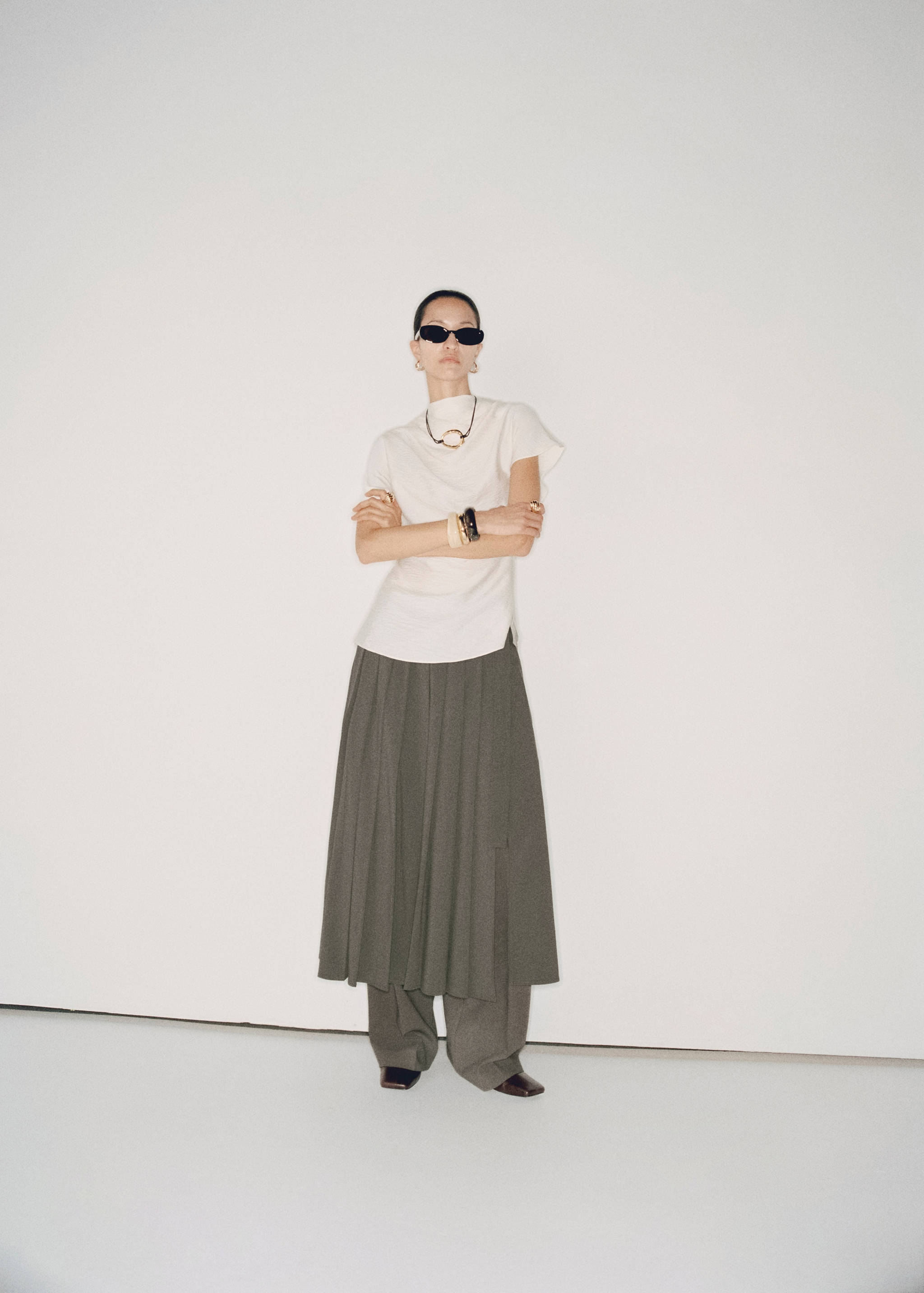 Saia com pregas e cinto - Pormenor do artigo 6