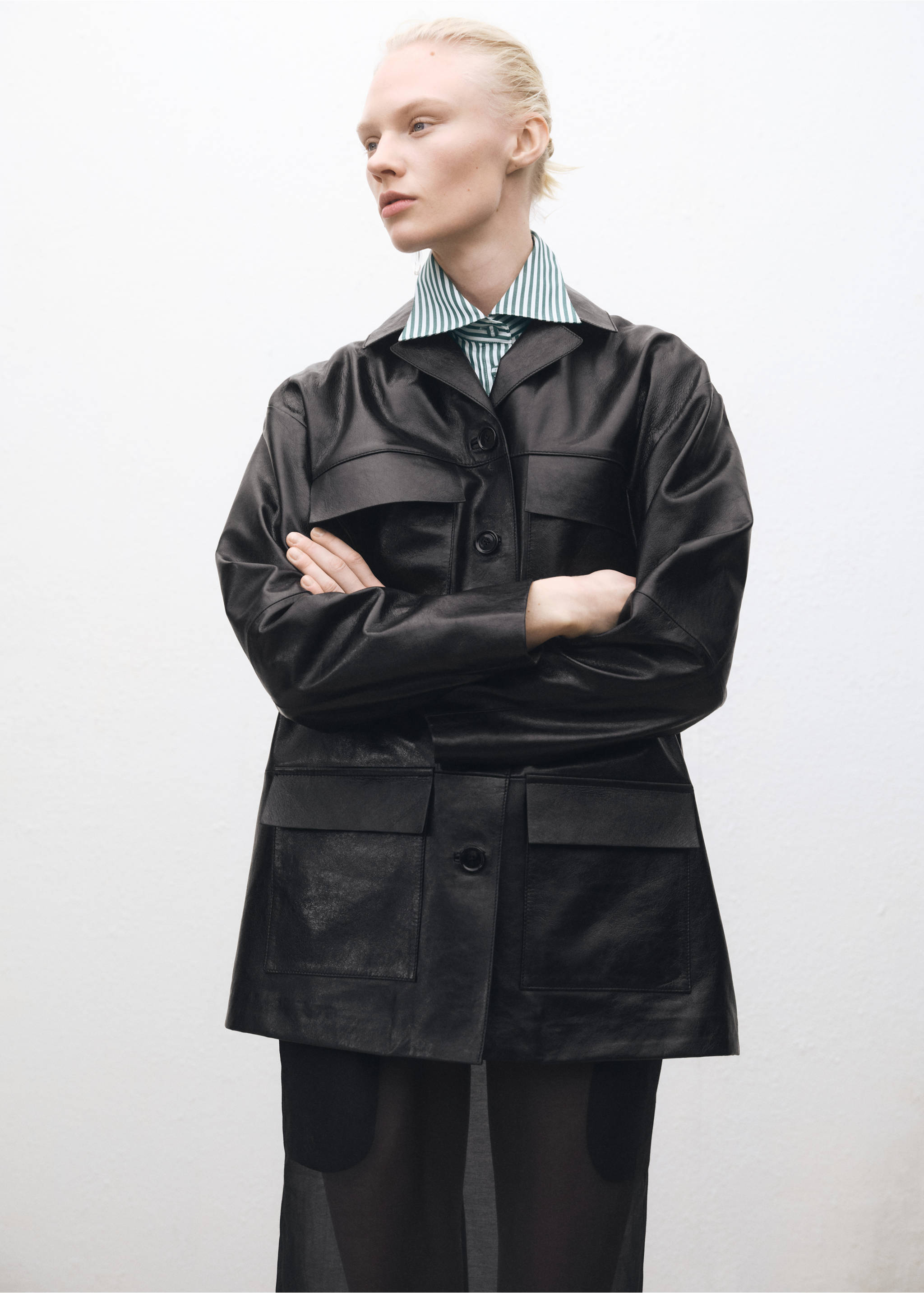 Oversized leather jacket with pockets - Details of the article 1, Black. Ref: 87084418-00.