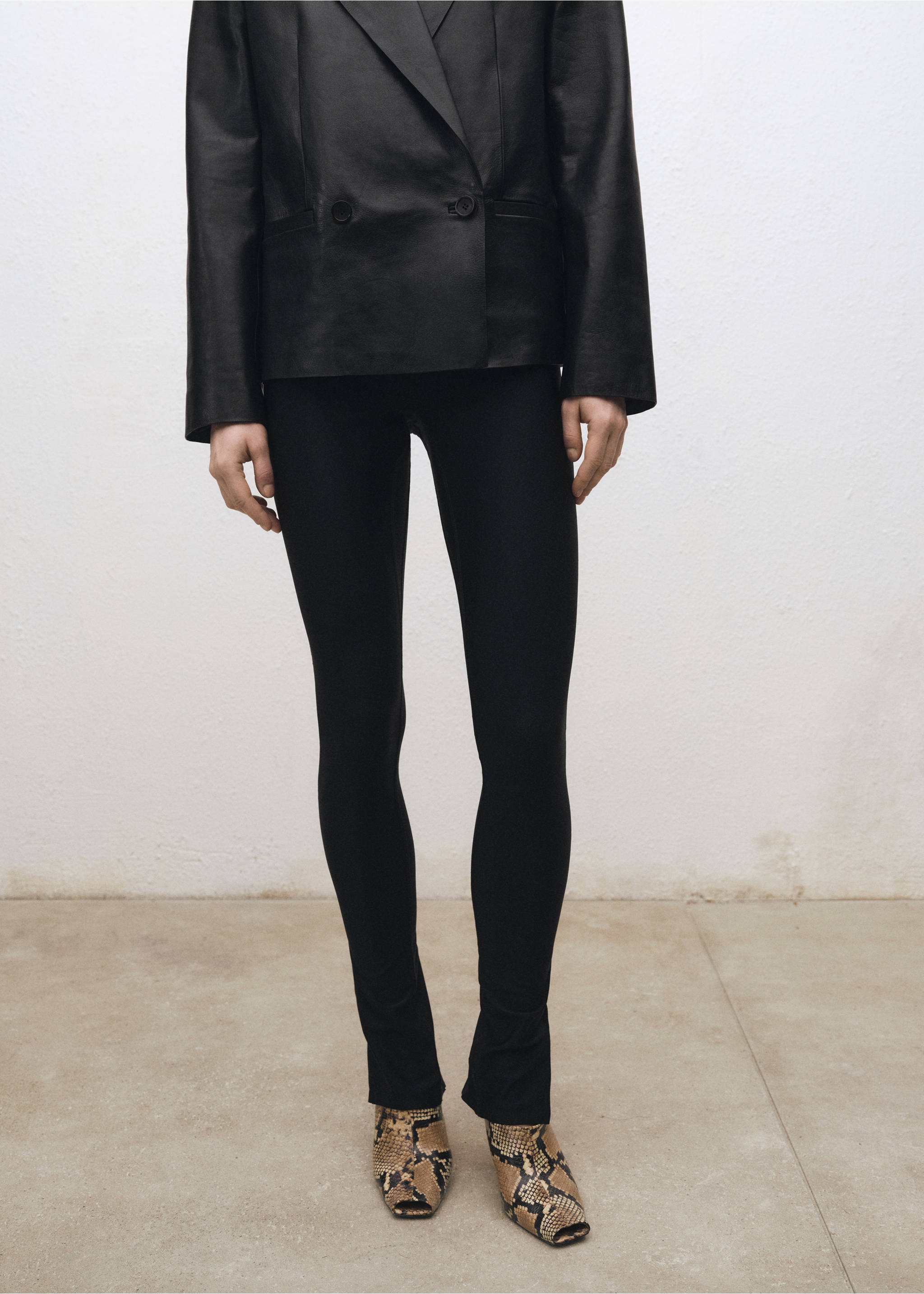 Leggings with zip - Medium plane, Black. Ref: 87084420-00.