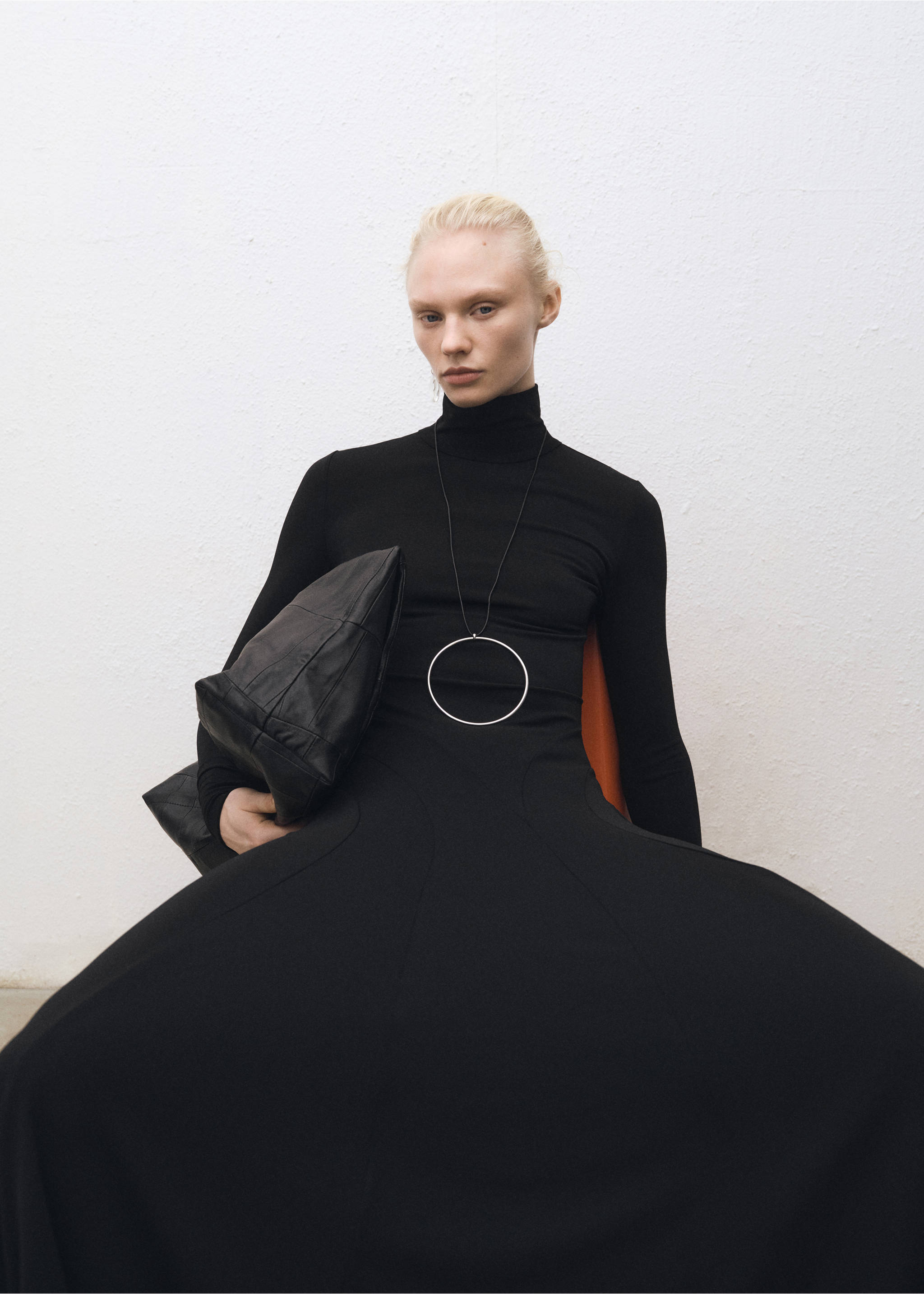 Turtleneck flared knitted dress - Details of the article 2, Black. Ref: 87084423-00.