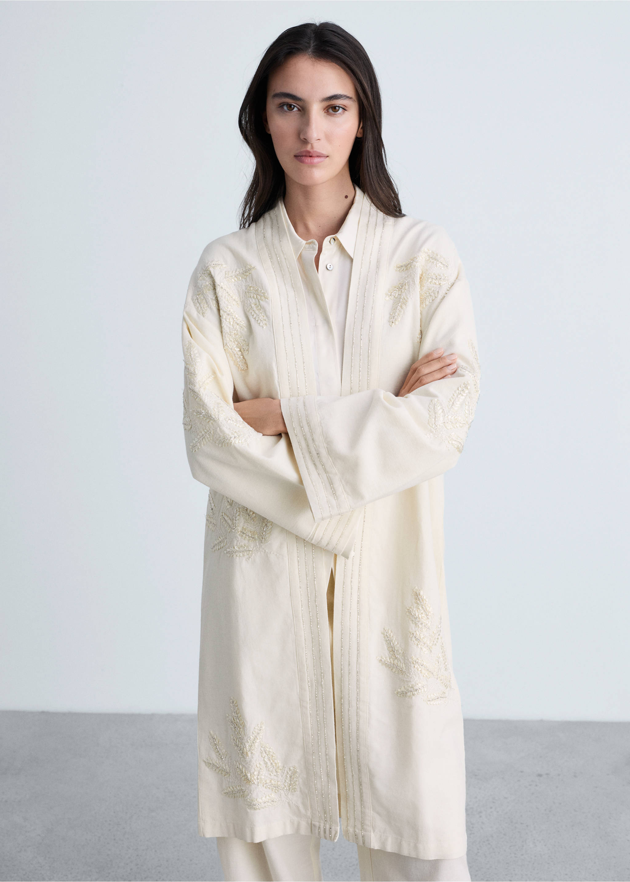 Caftan din bumbac cu broderie - Plan mediu, Alb-murdar. Ref: 87084780-00.