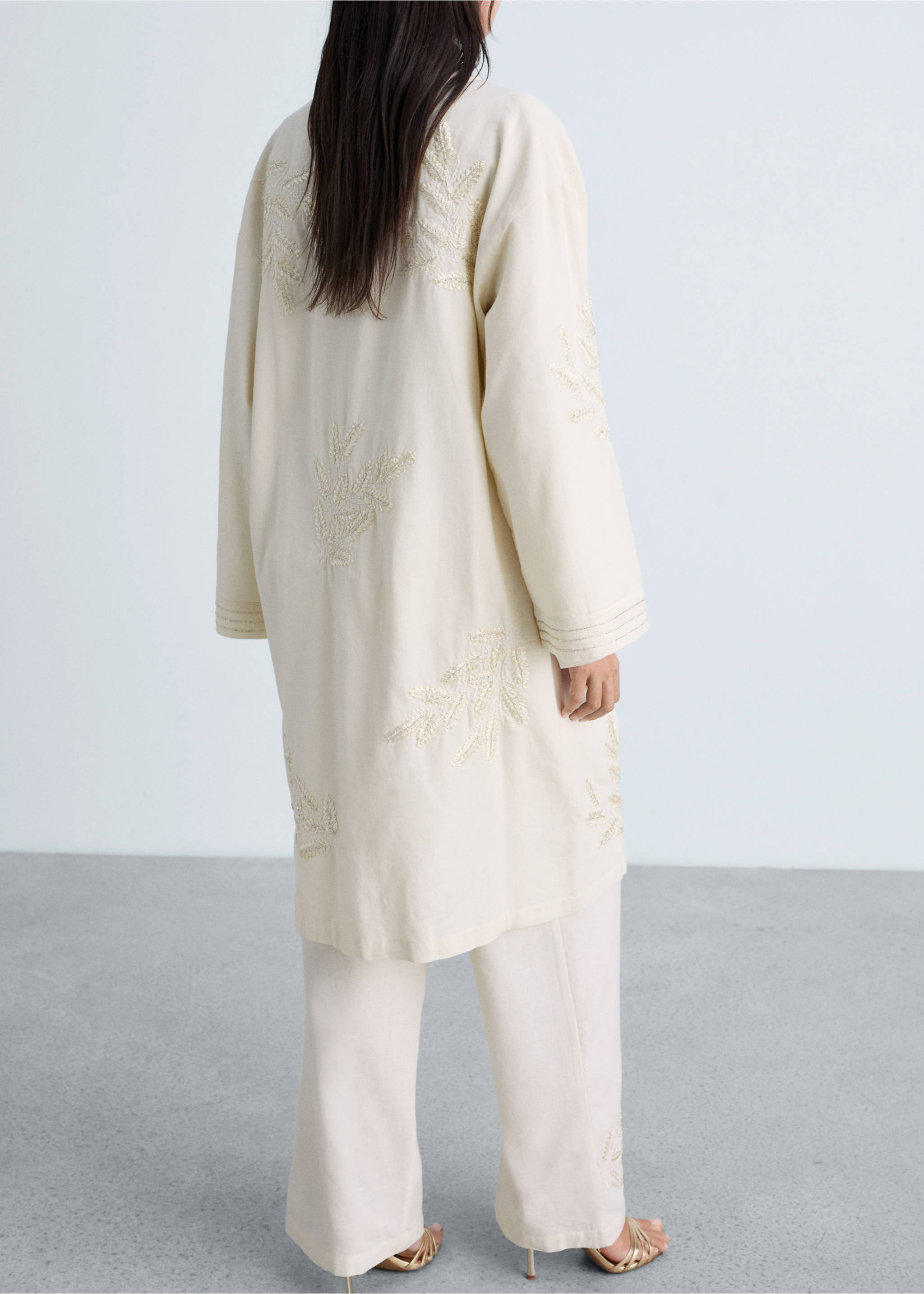 Caftan din bumbac cu broderie - Spatele articolului, Alb-murdar. Ref: 87084780-00.