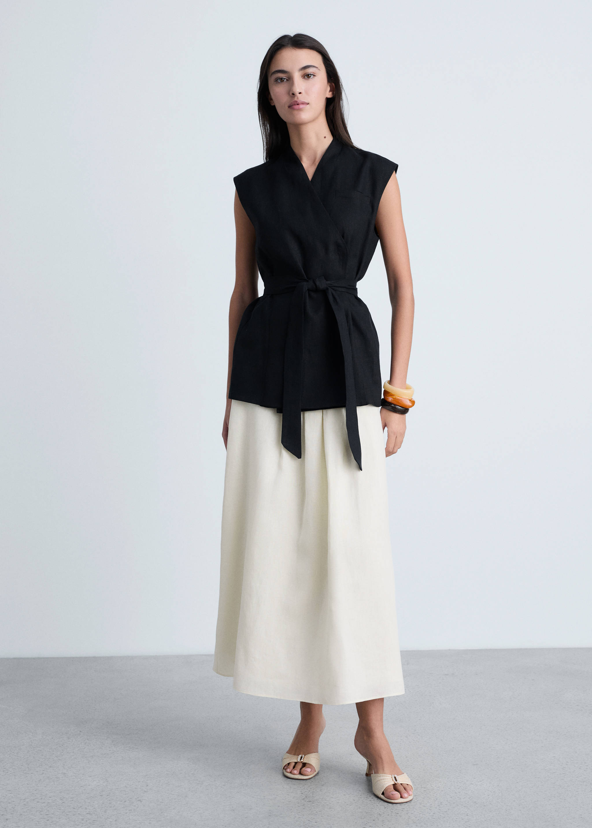 Linen vest with belt - General plane