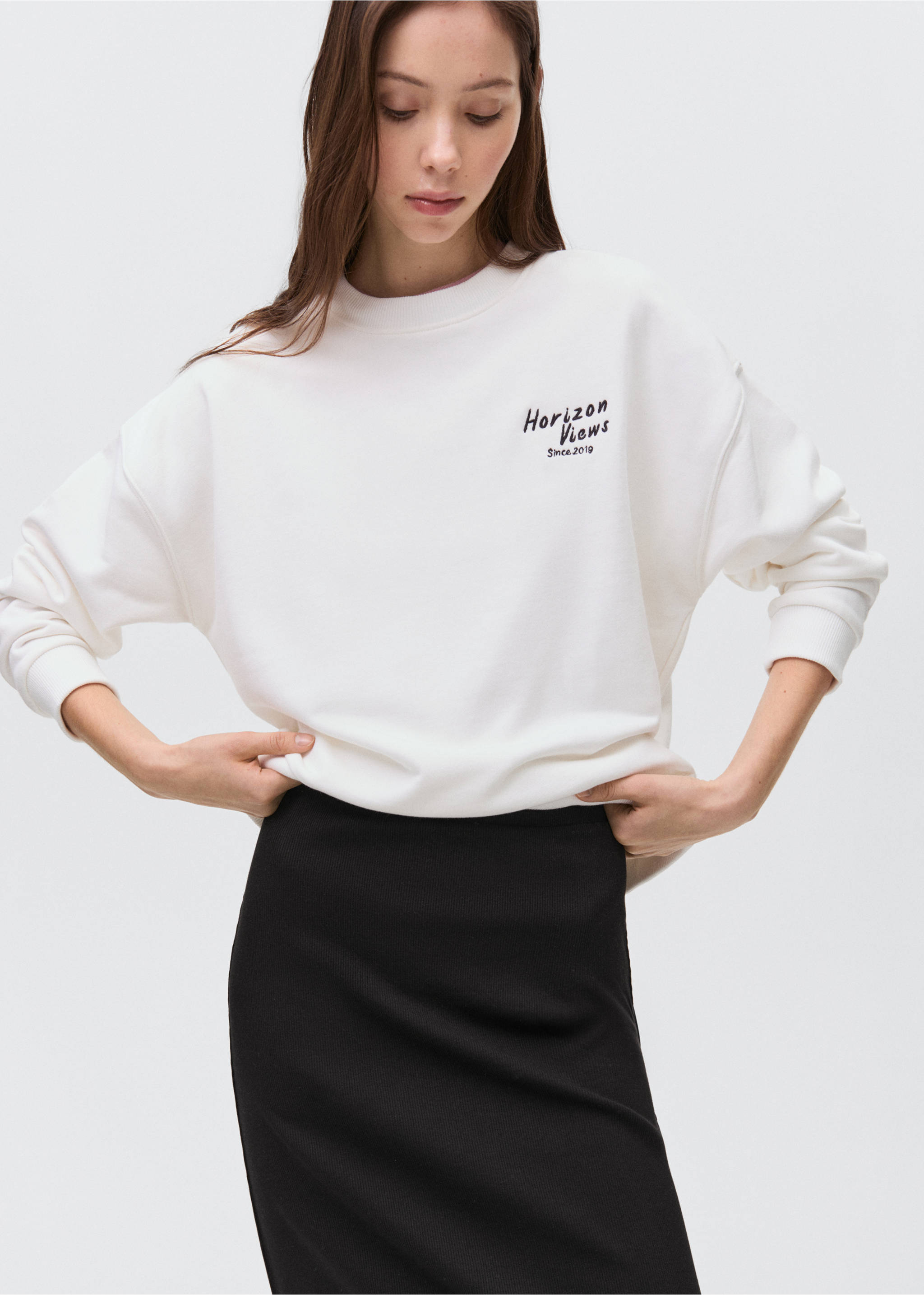 Long skirt with side slit - Medium plane, Black. Ref: 87084788-00.