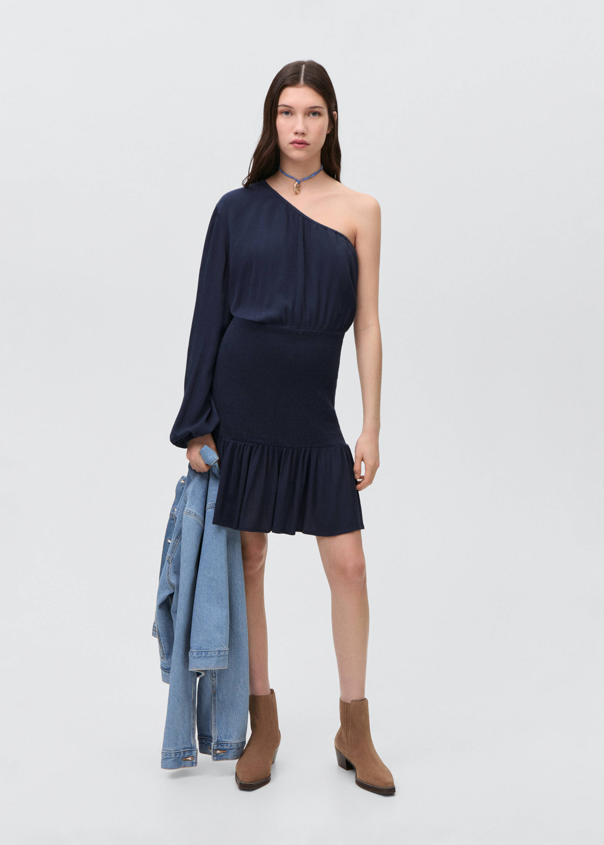 Vestido asimétrico fruncido - Plano general