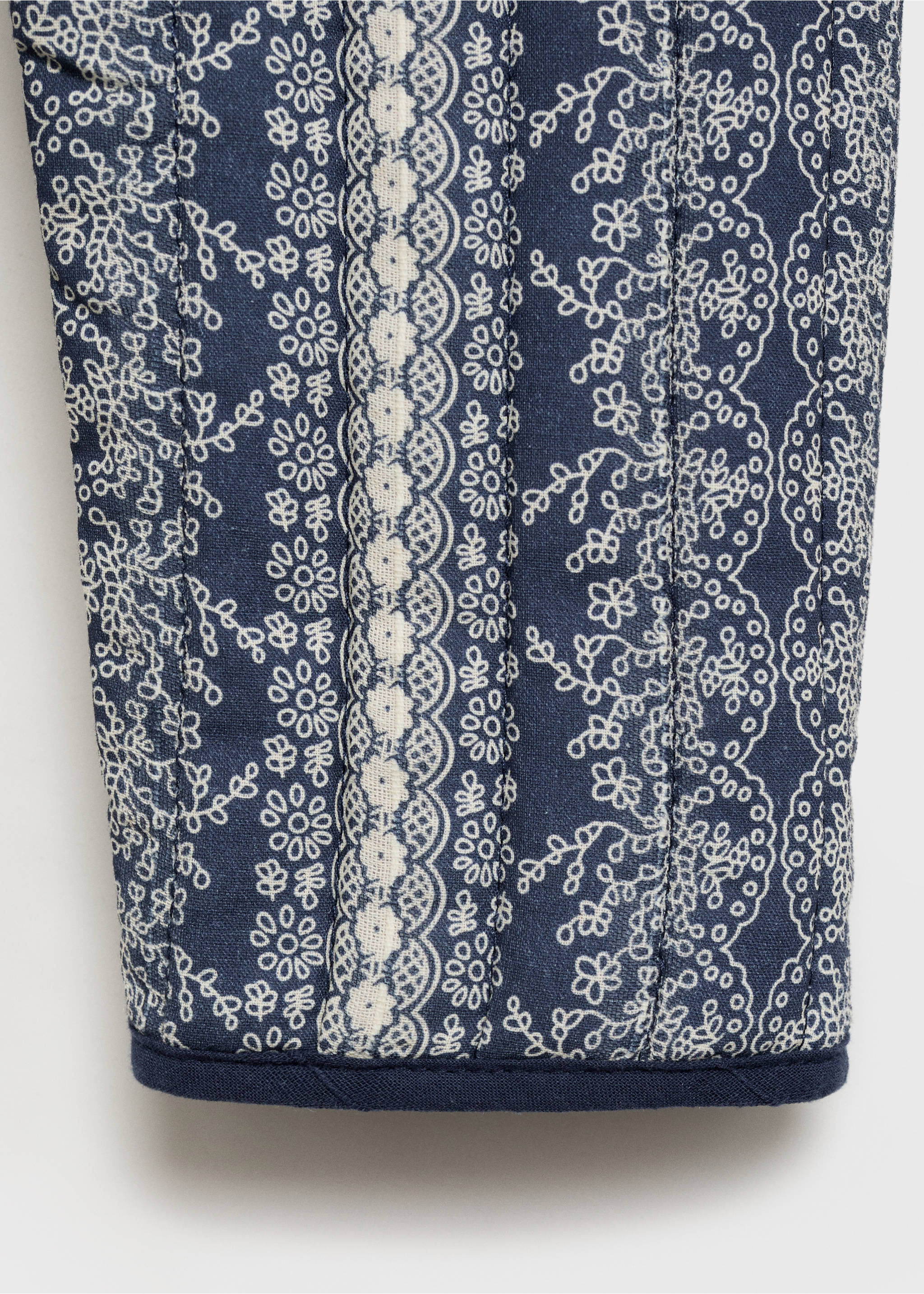 Gemusterte Steppjacke - Detail des Artikels 0, Dunkles Marineblau. Ref: 87084790-00.