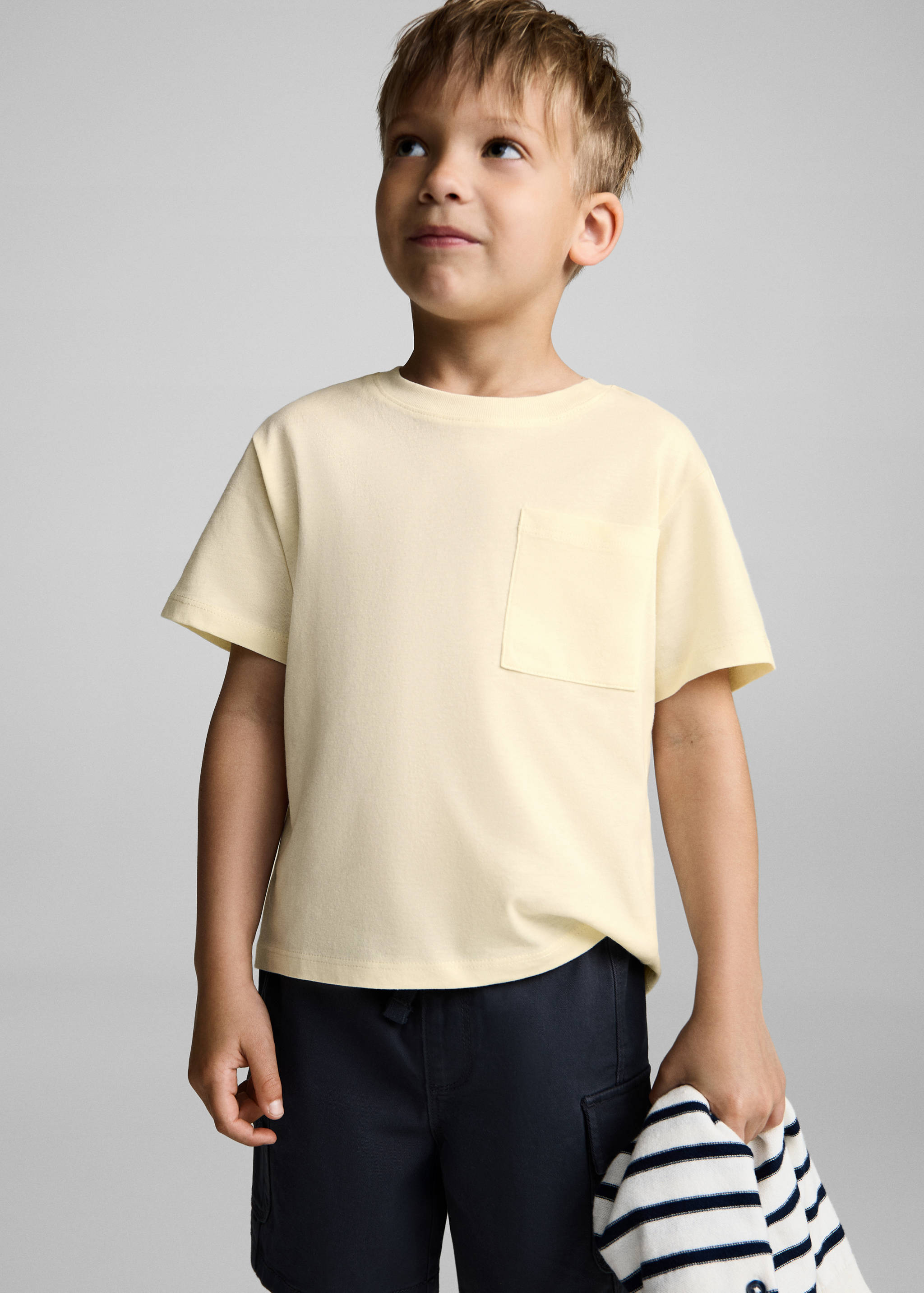 Camiseta algodón bolsillo - Plano medio