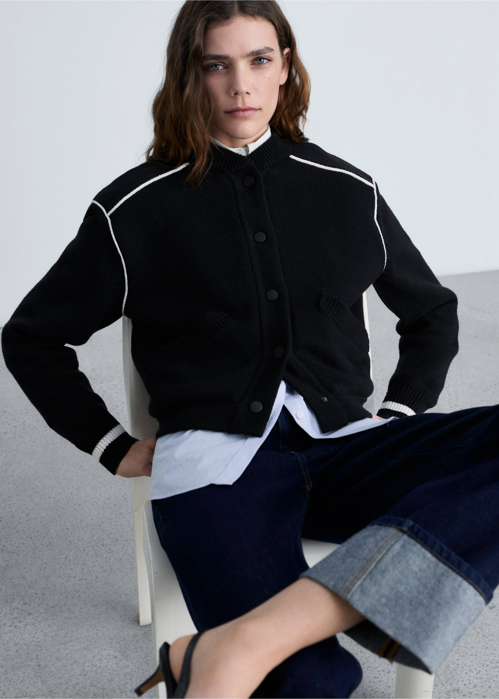 Knitted bomber jacket - Details of the article 2, Black. Ref: 87084800-00.