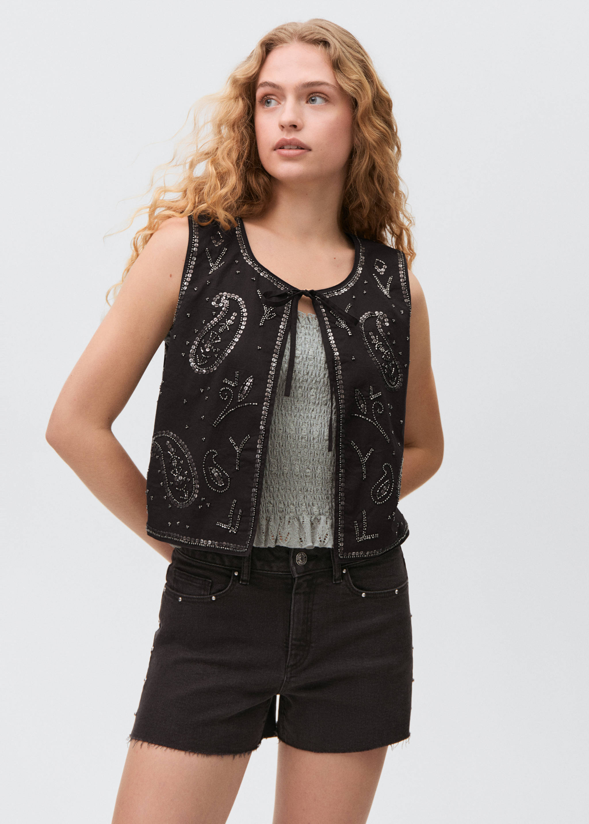 Beaded embroidered gilet - Medium plane
