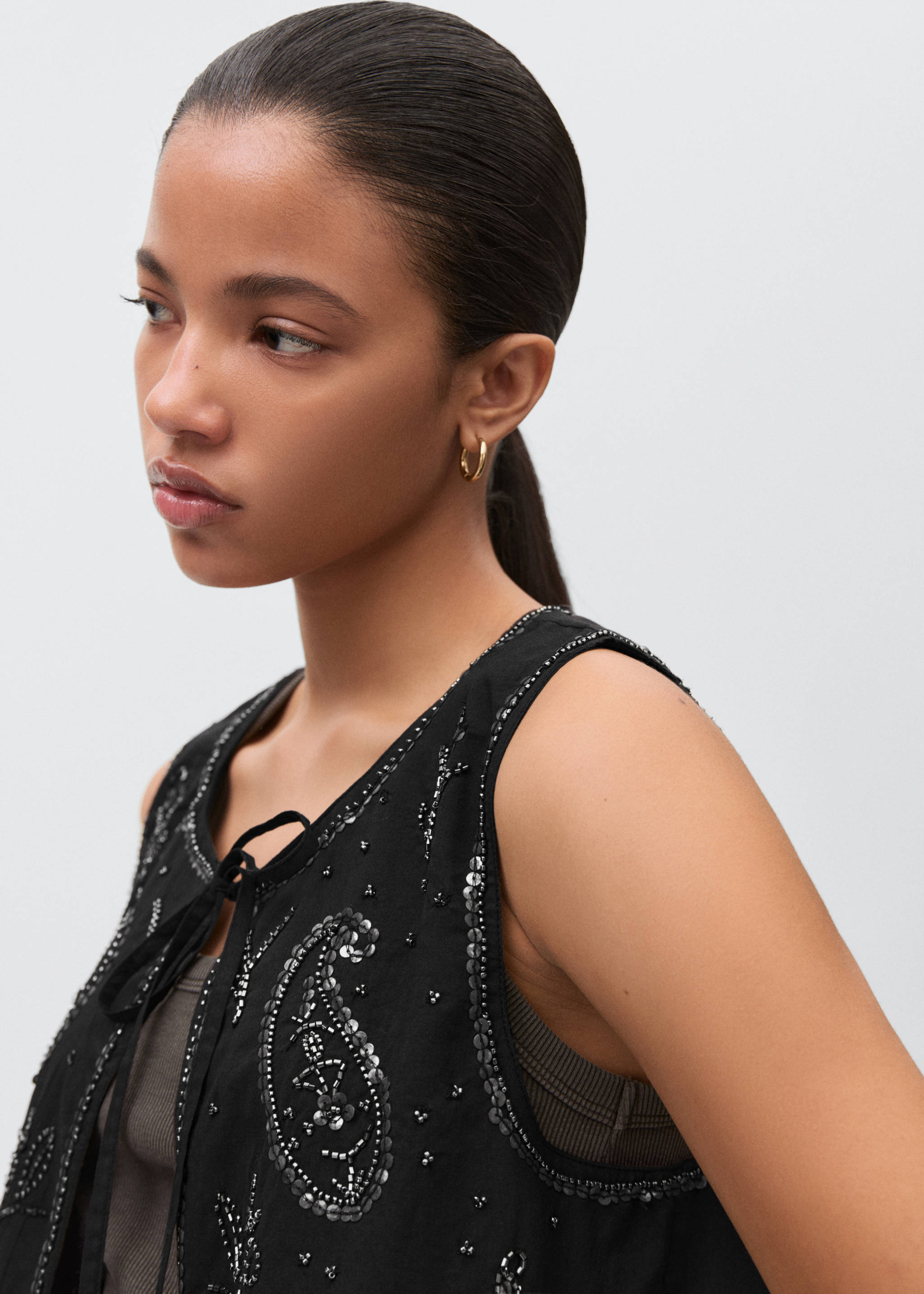 Beaded embroidered gilet - Details of the article 1