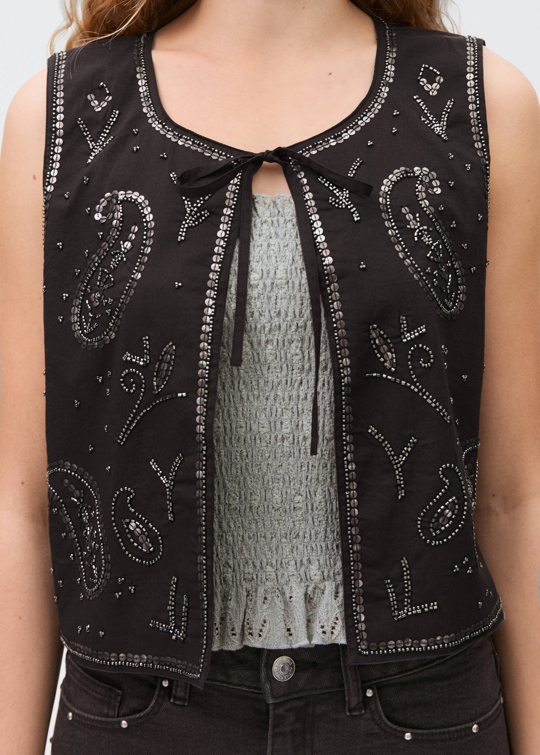 Beaded embroidered gilet - Details of the article 3