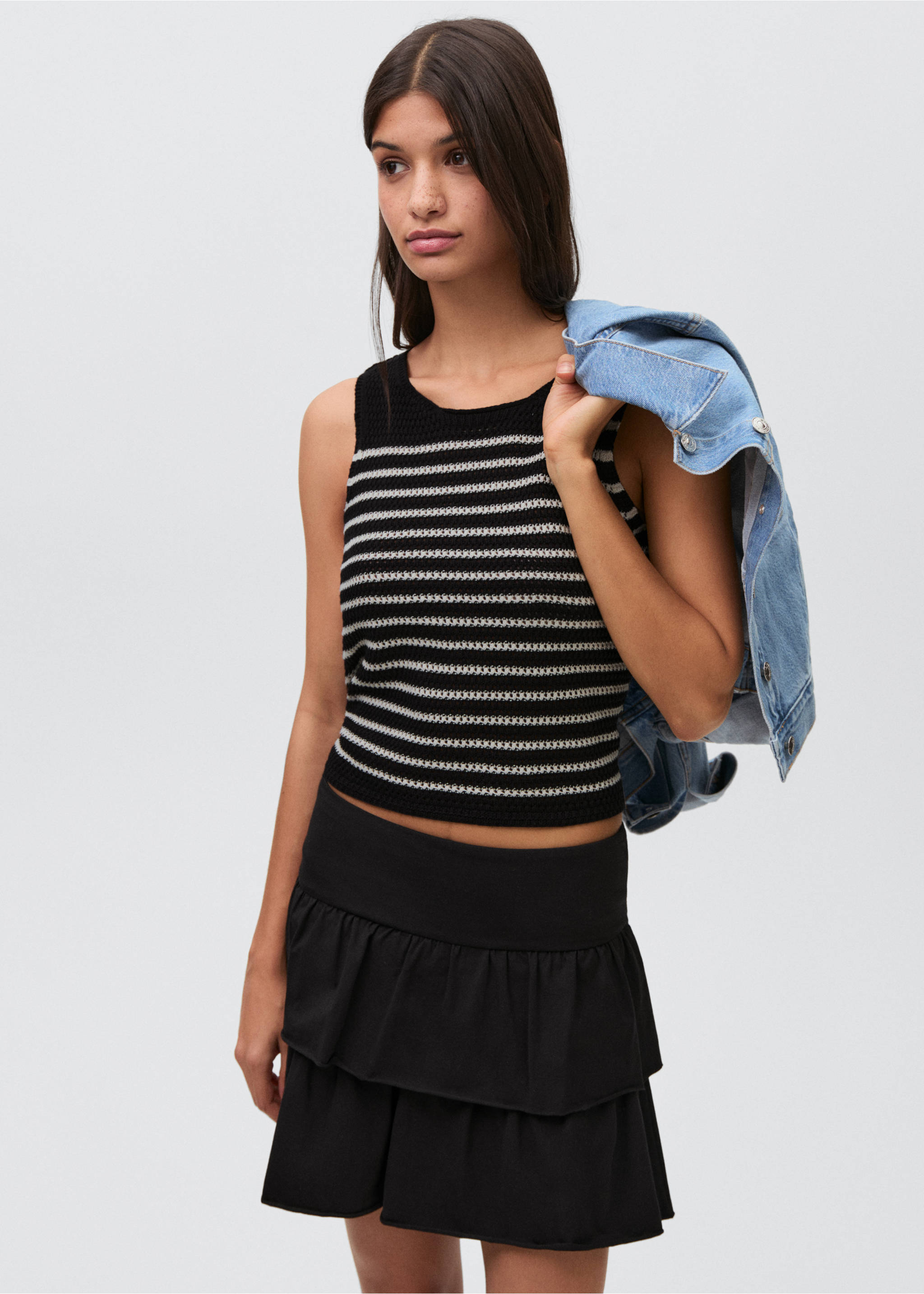 Ruffled mini-skirt trousers - Medium plane, Black. Ref: 87085727-00.
