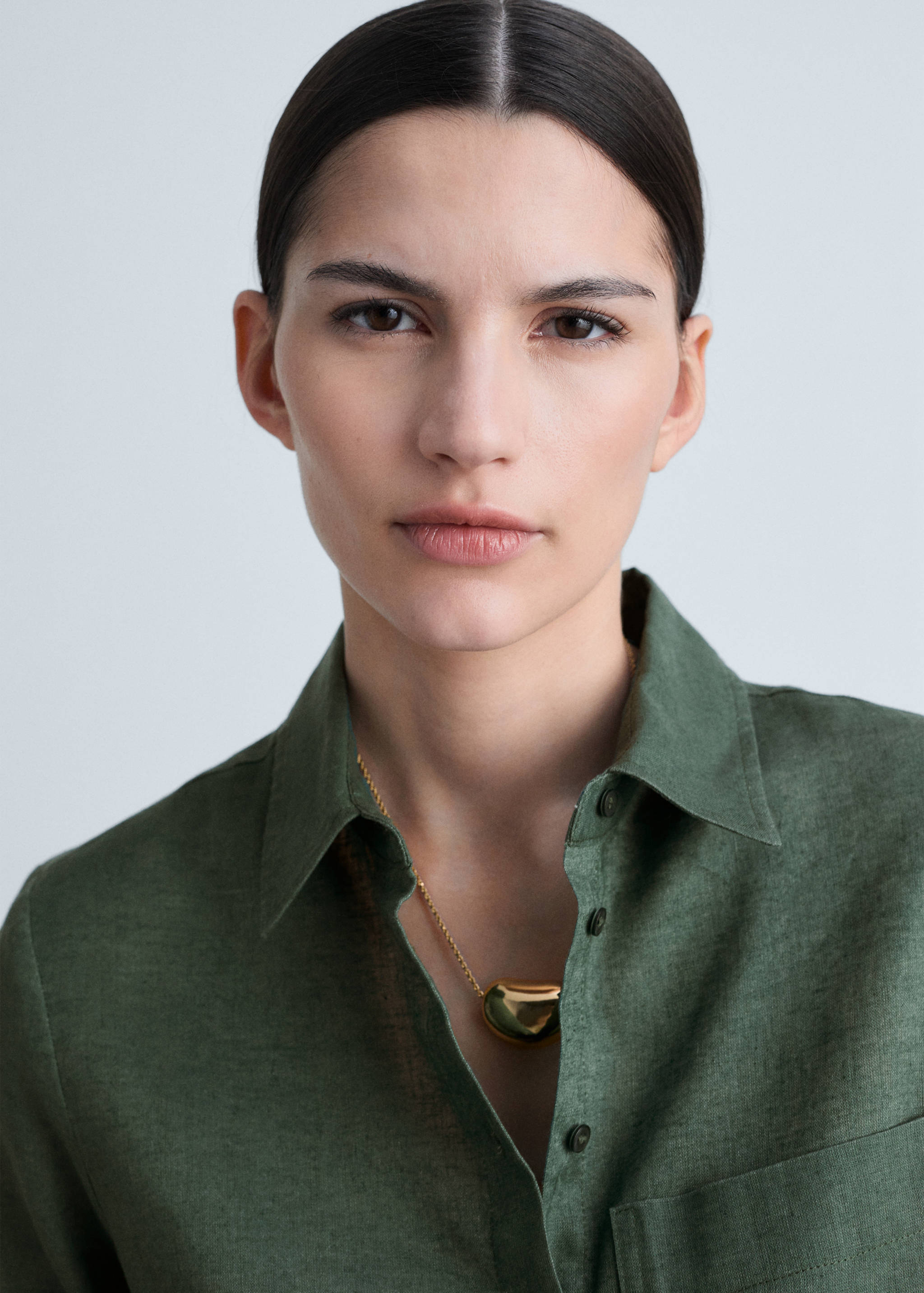 Pocket linen shirt - Details of the article 1