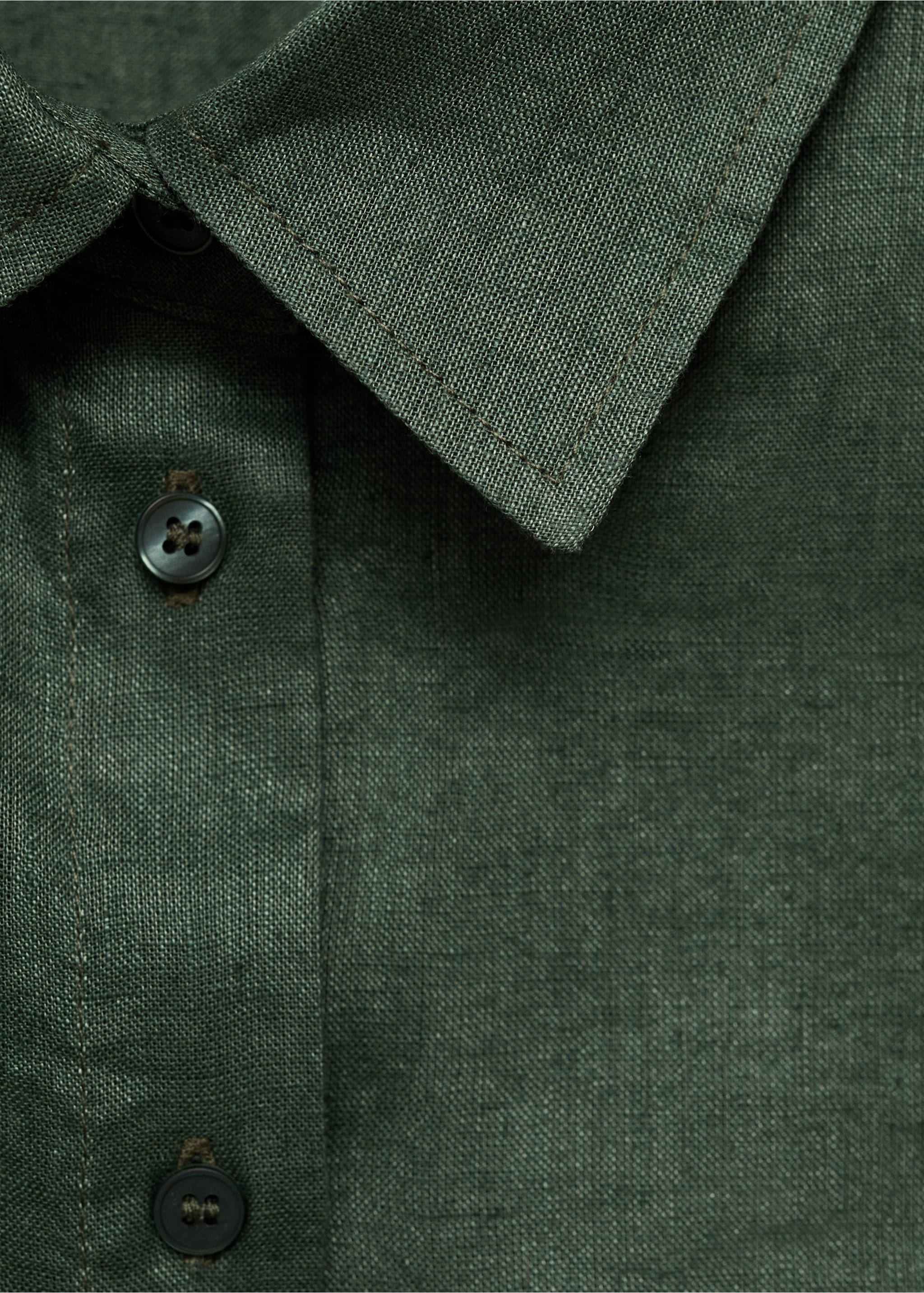 Leinen-Hemdbluse mit Tasche - Detail des Artikels 8, Grün. Ref: 87085729-00.