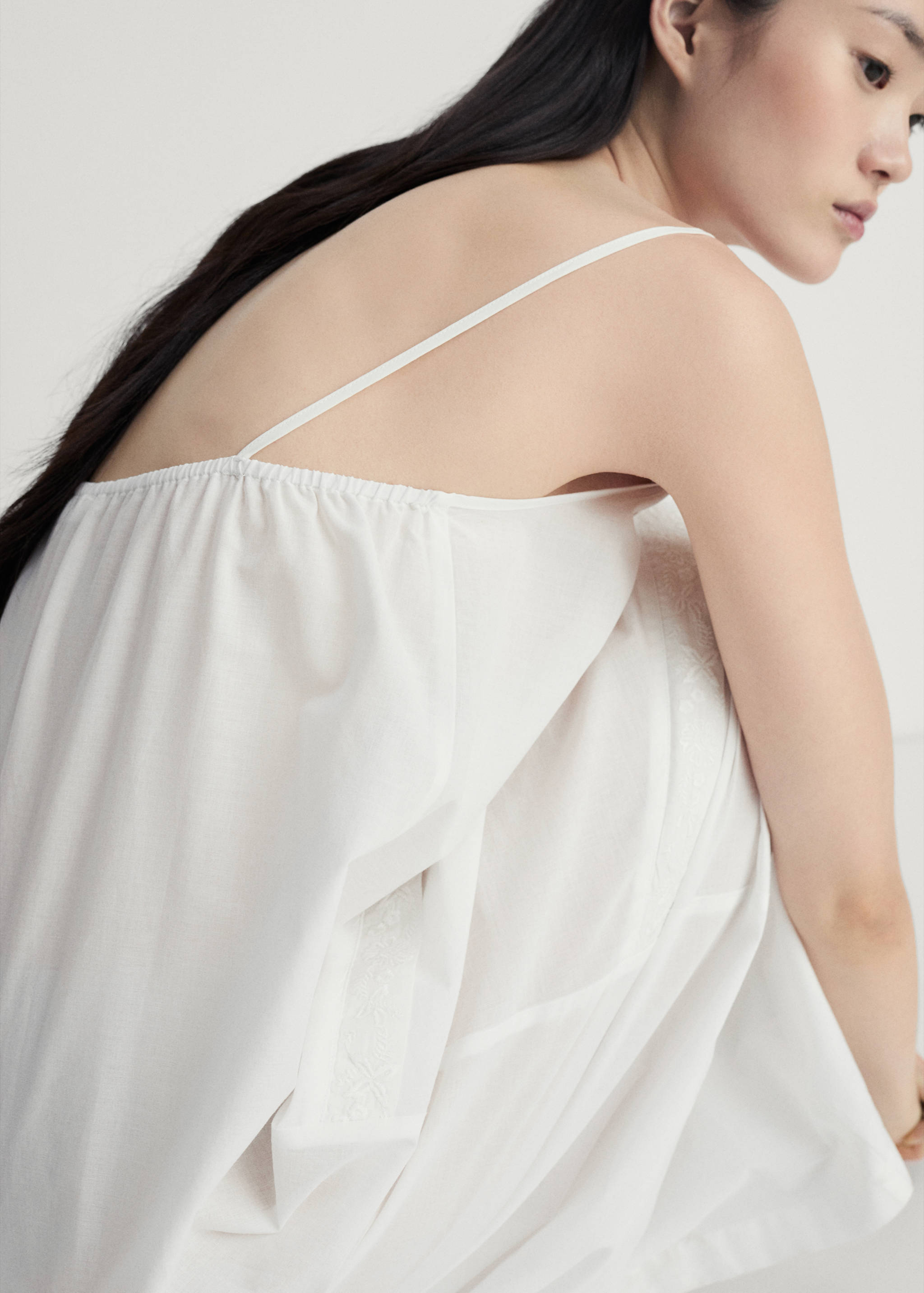 Cotton spaghetti-strap nightgown - Reverse of the article