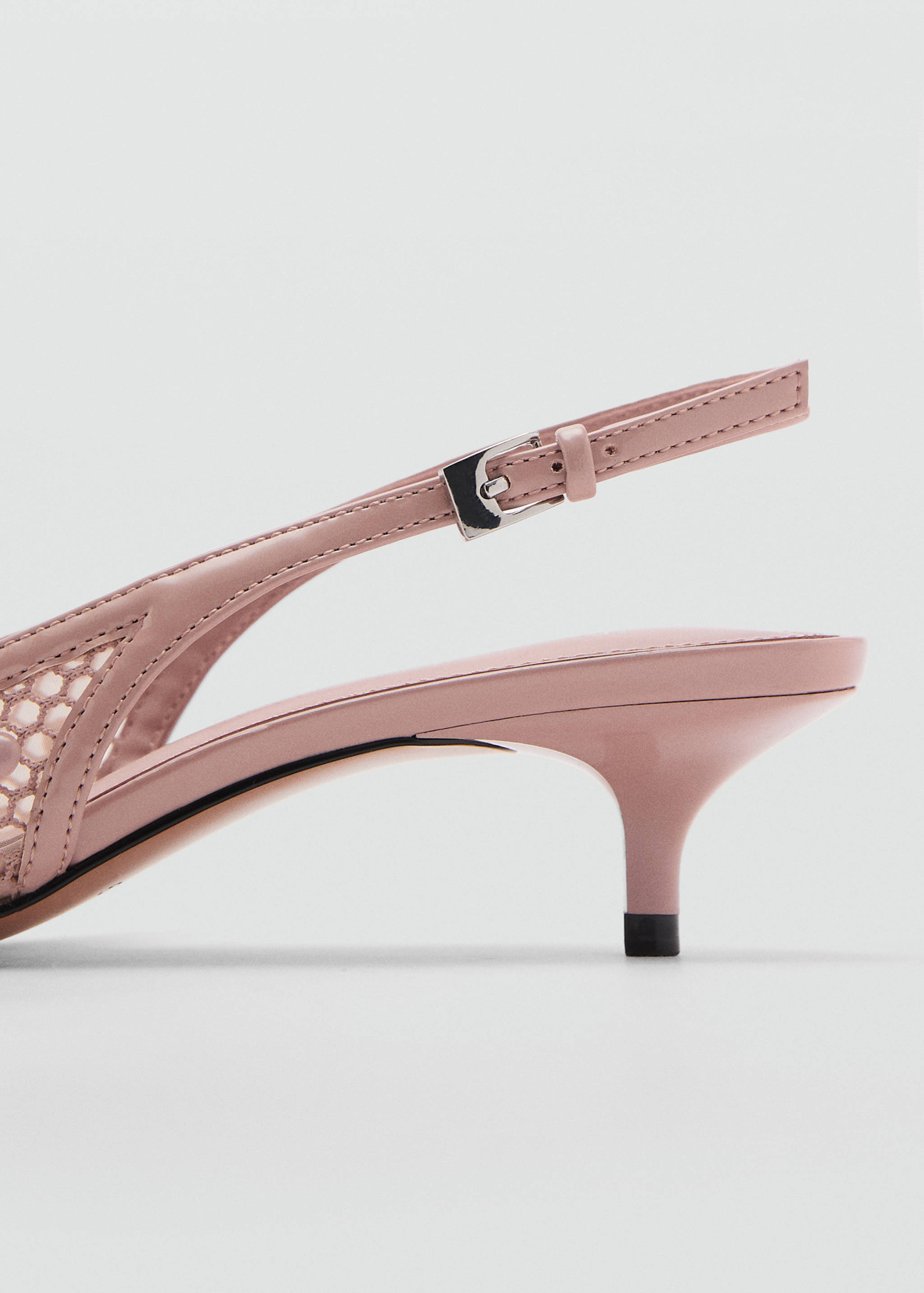 Schuh mit Absatz, Mesh und dekorativen Kugeln - Detail des Artikels 1