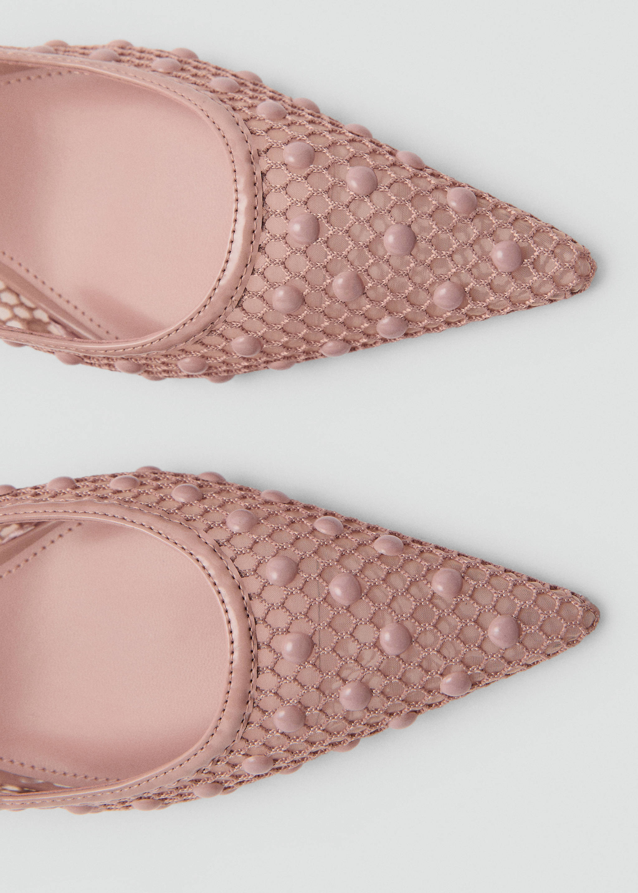 Schuh mit Absatz, Mesh und dekorativen Kugeln - Detail des Artikels 2