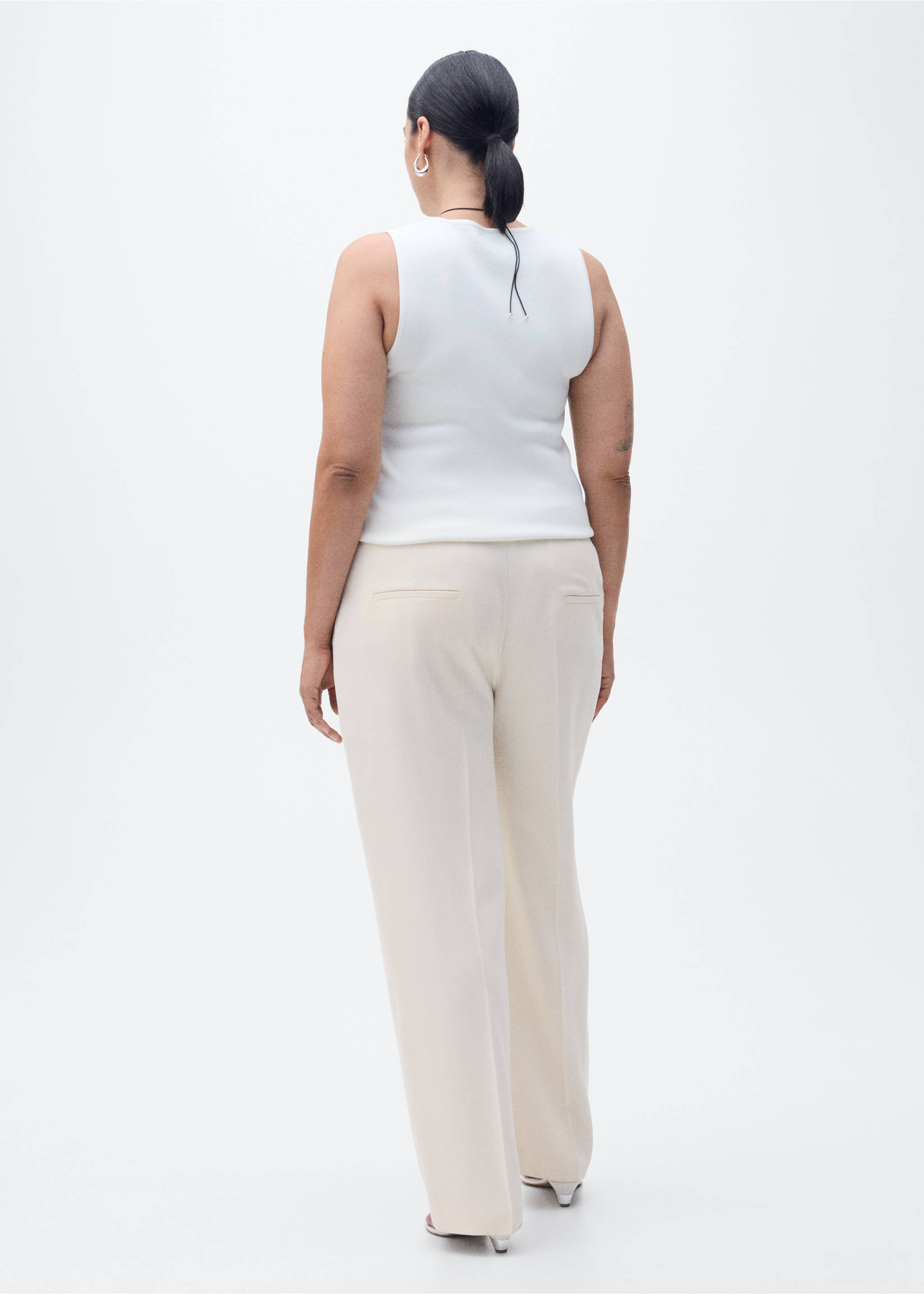Straight suit trousers - Details of the article 4, Ecru. Ref: 87085735-00.