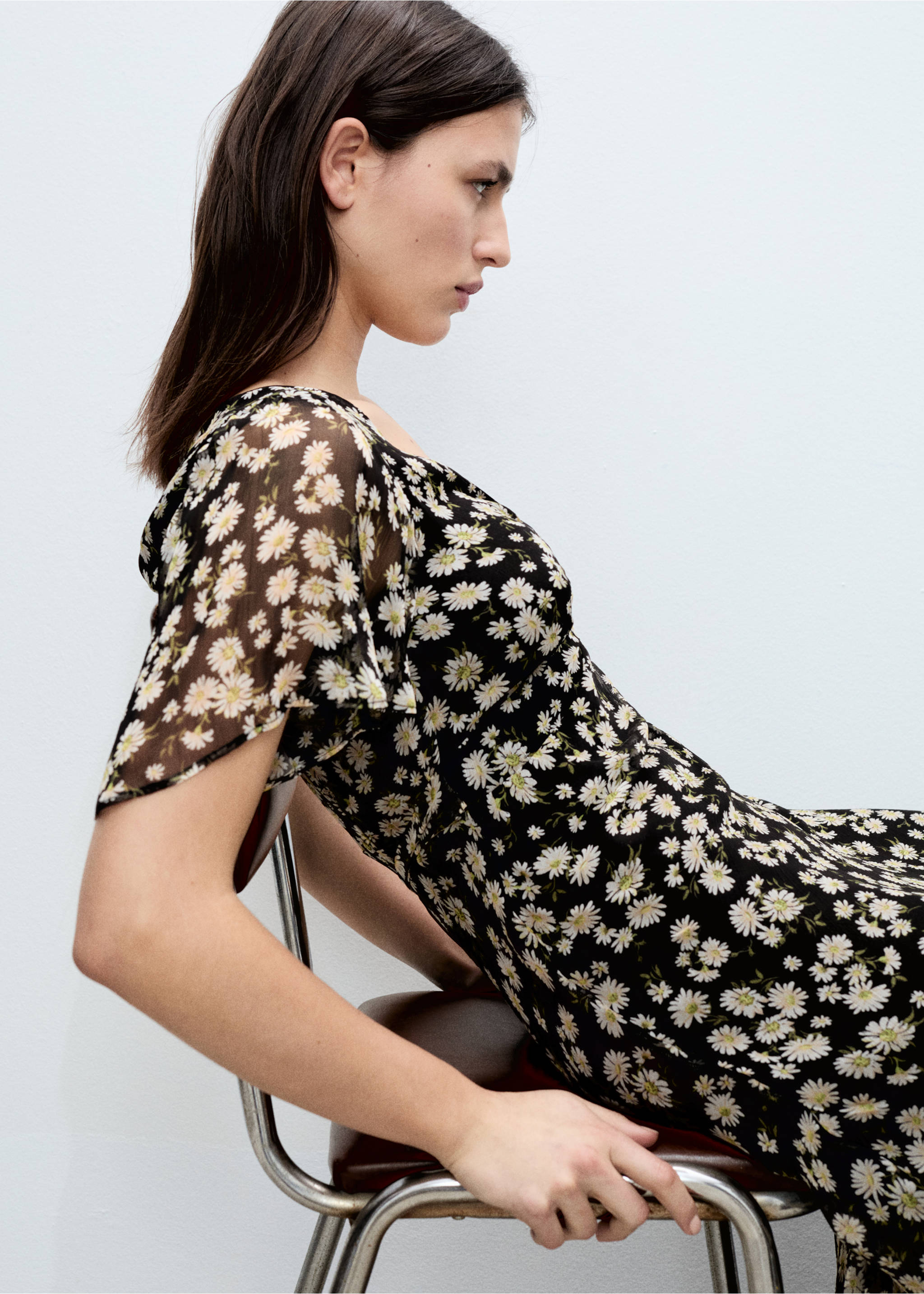 Floral-print straight-fit midi-dress - Details of the article 2, Black. Ref: 87085745-00.