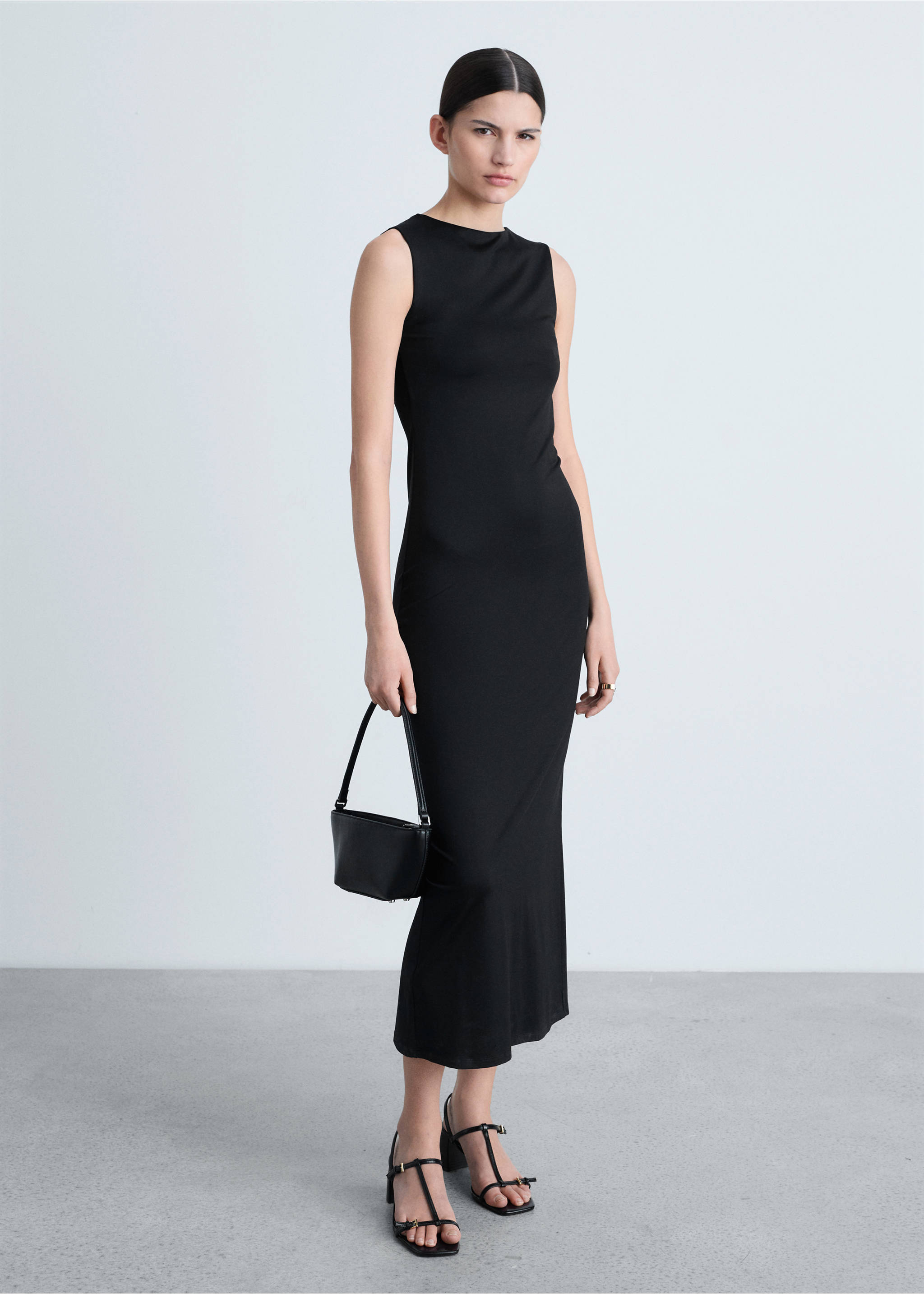 Robe longue ouverture arrière - Plan général, Noir. Ref: 87085751-00.