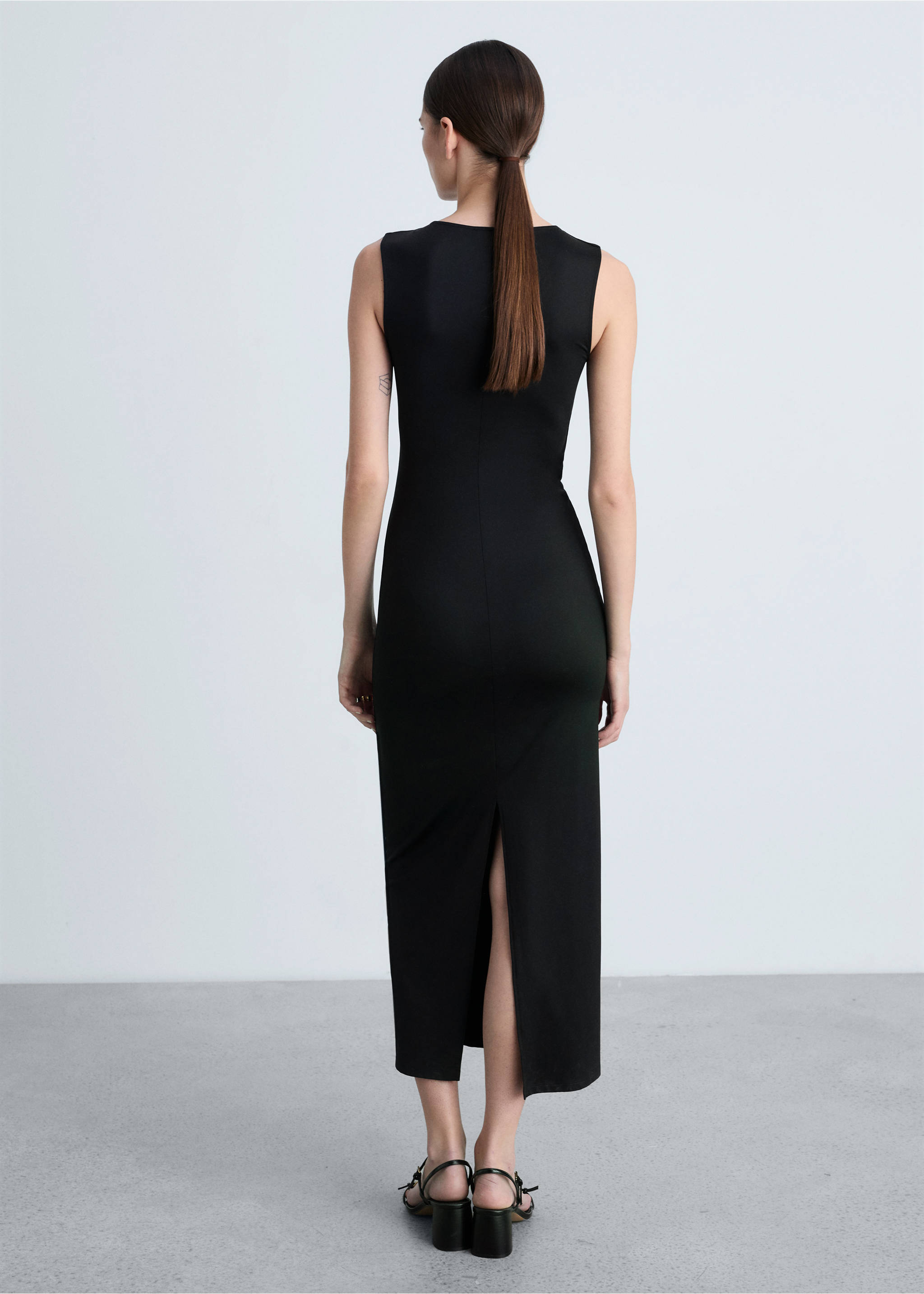 Robe longue ouverture arrière - Verso de l’article, Noir. Ref: 87085751-00.