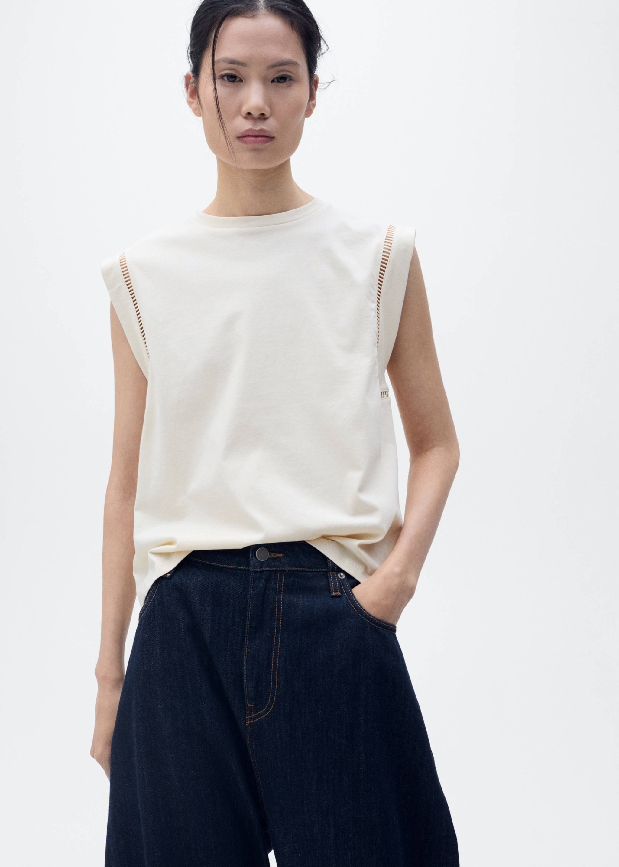 Cotton t-shirt with openwork trim - Medium plane