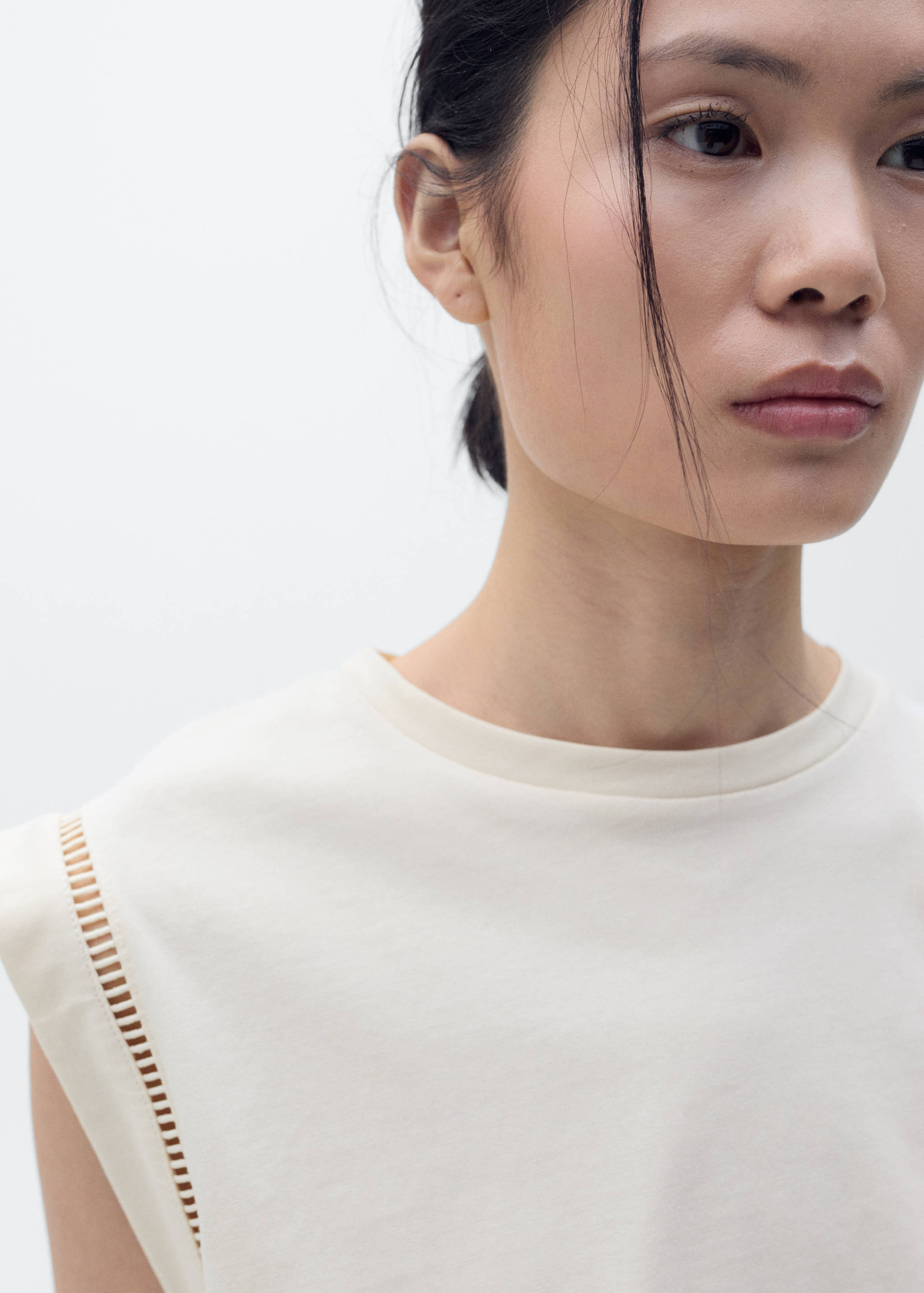 Cotton t-shirt with openwork trim - Details of the article 1