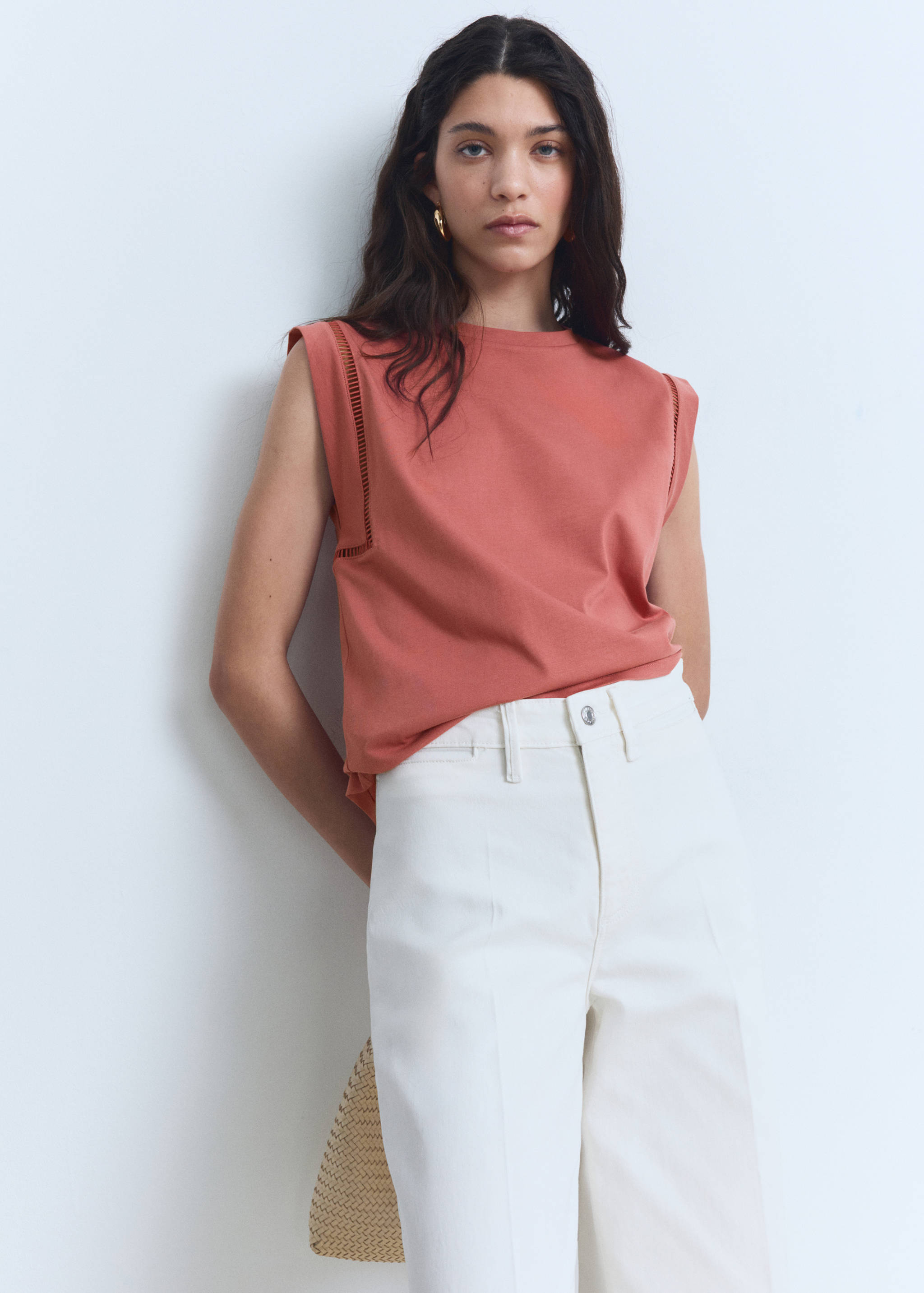 Cotton t-shirt with openwork trim - Medium plane