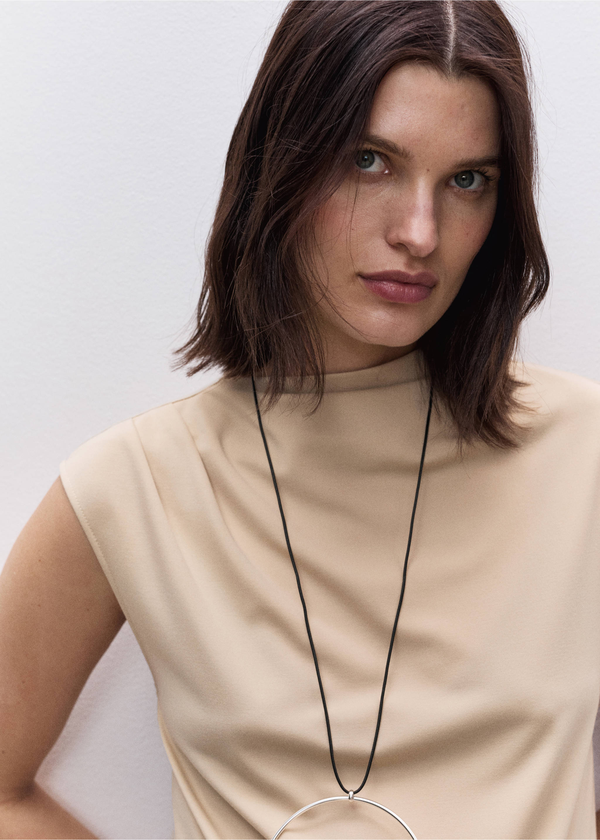 Wide leg maternity trousers - Details of the article 1, Sand. Ref: 87085759-00.