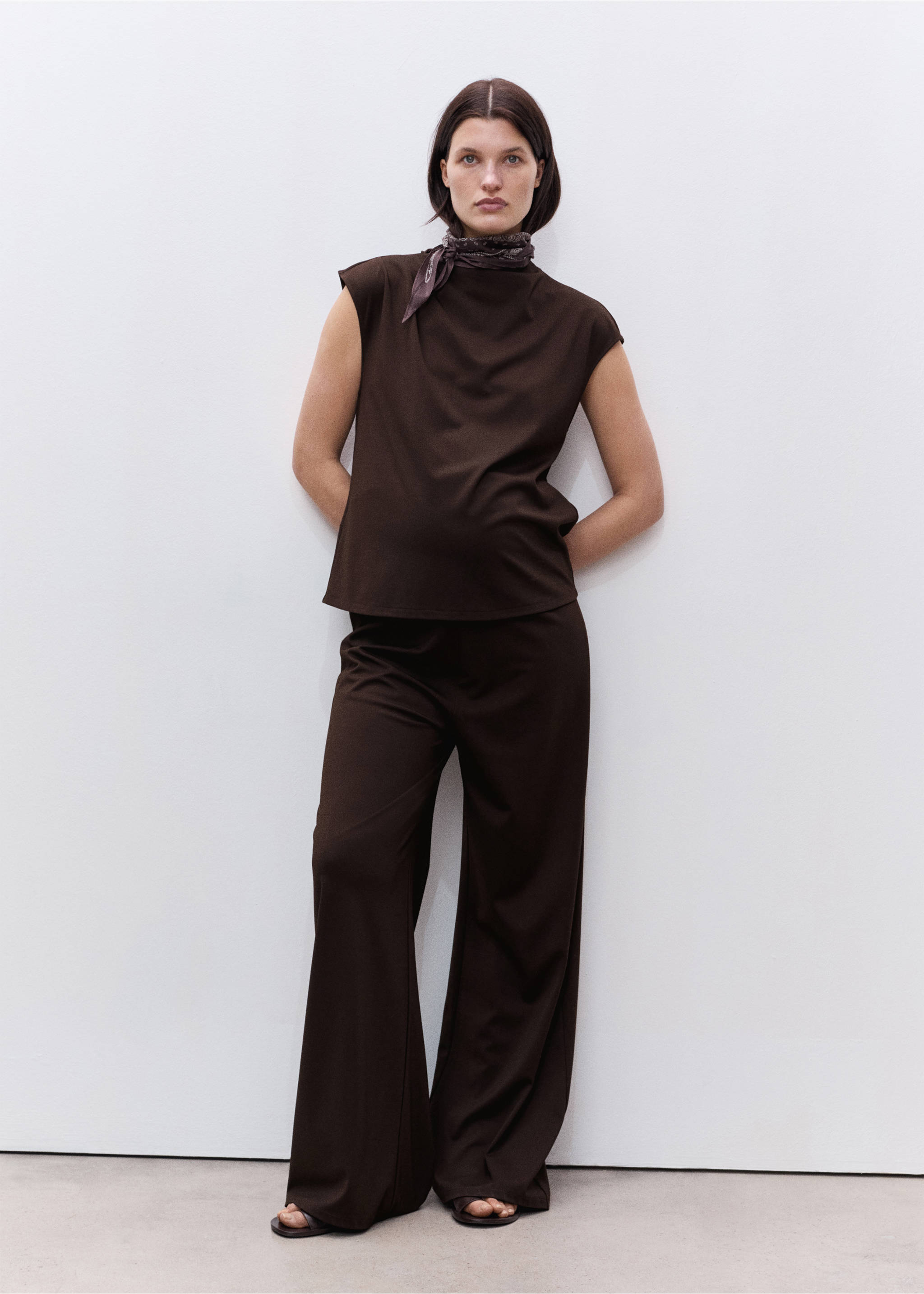 Pantalon de grossesse coupe large - Plan général, Chocolat. Ref: 87085759-00.