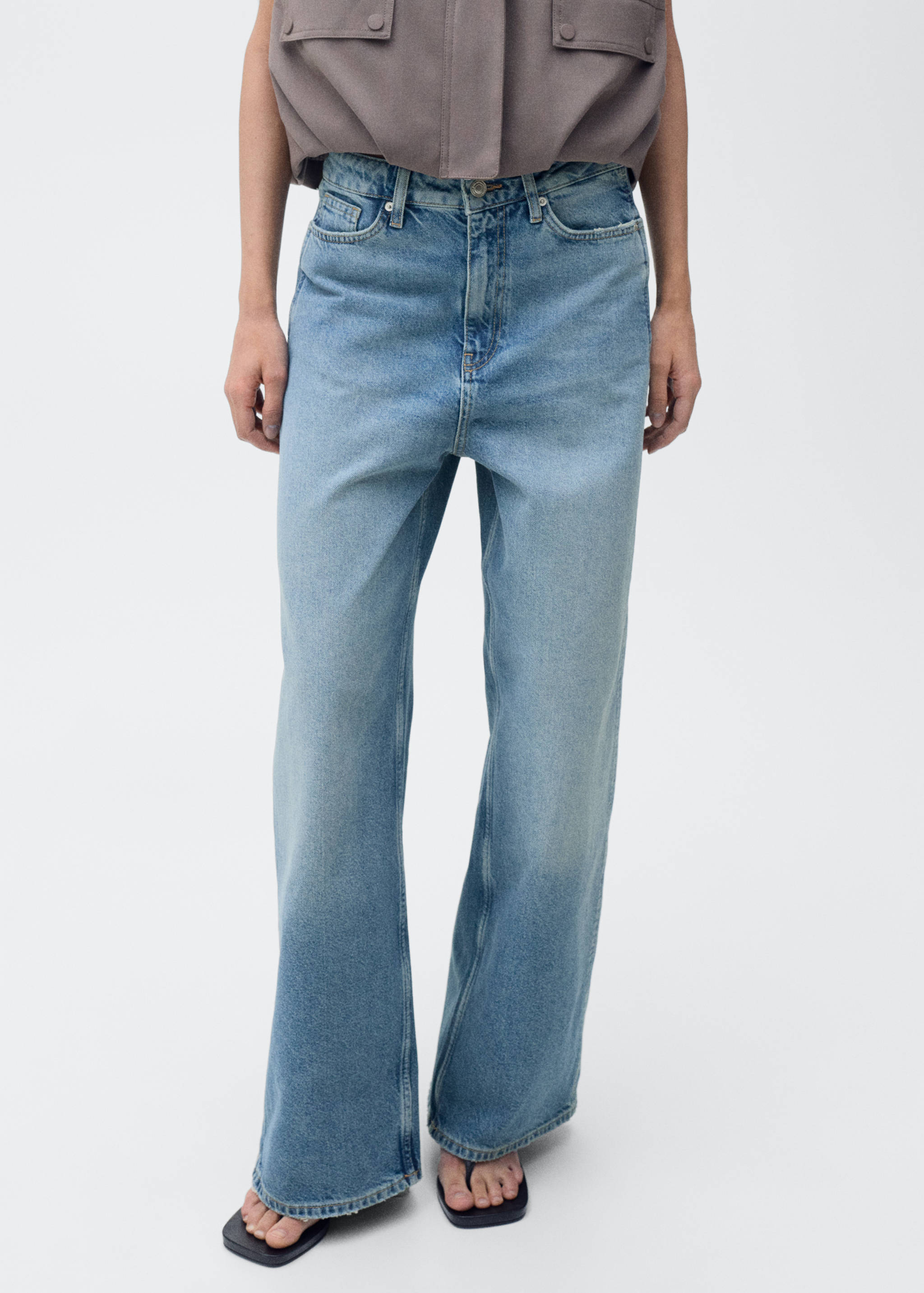 Jeans med ballongpassform och höd midja - Bild av mittparti