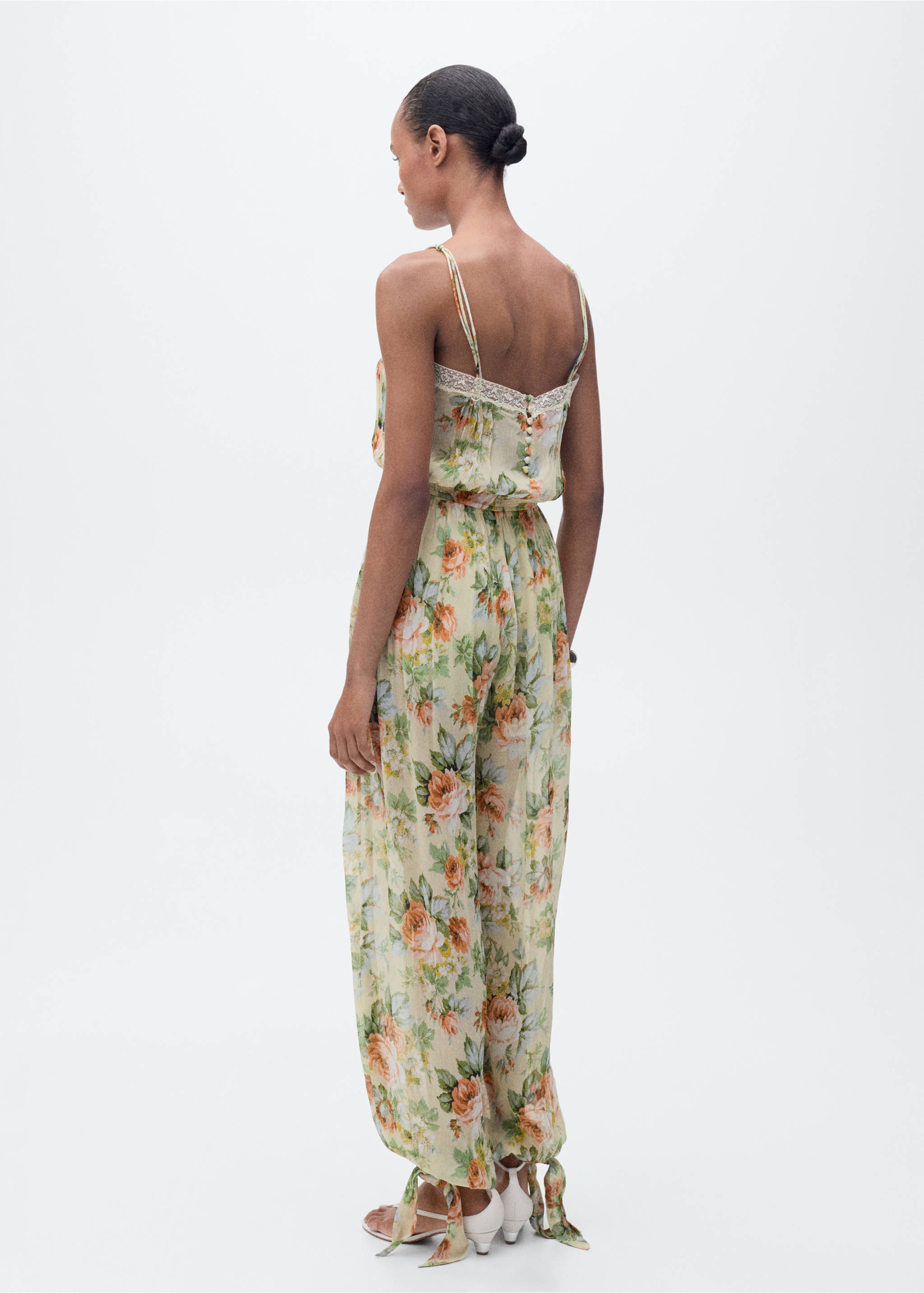 Long floral jumpsuit with puffed hem - Reverse of the article, Ecru. Ref: 87085765-00.