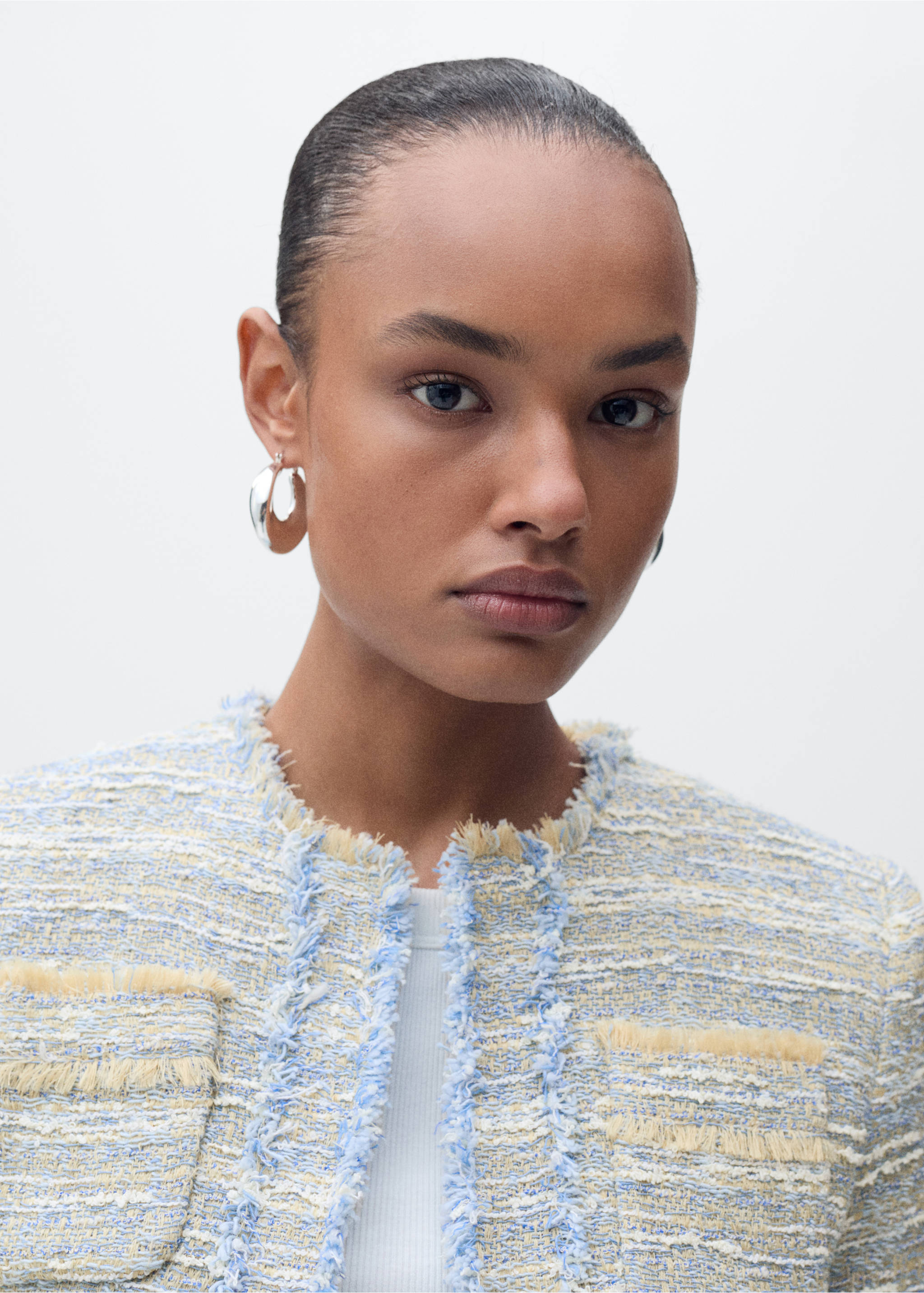 Tweedjacke mit ausgefransten Abschlüssen - Detail des Artikels 2, Himmelblau. Ref: 87085768-00.