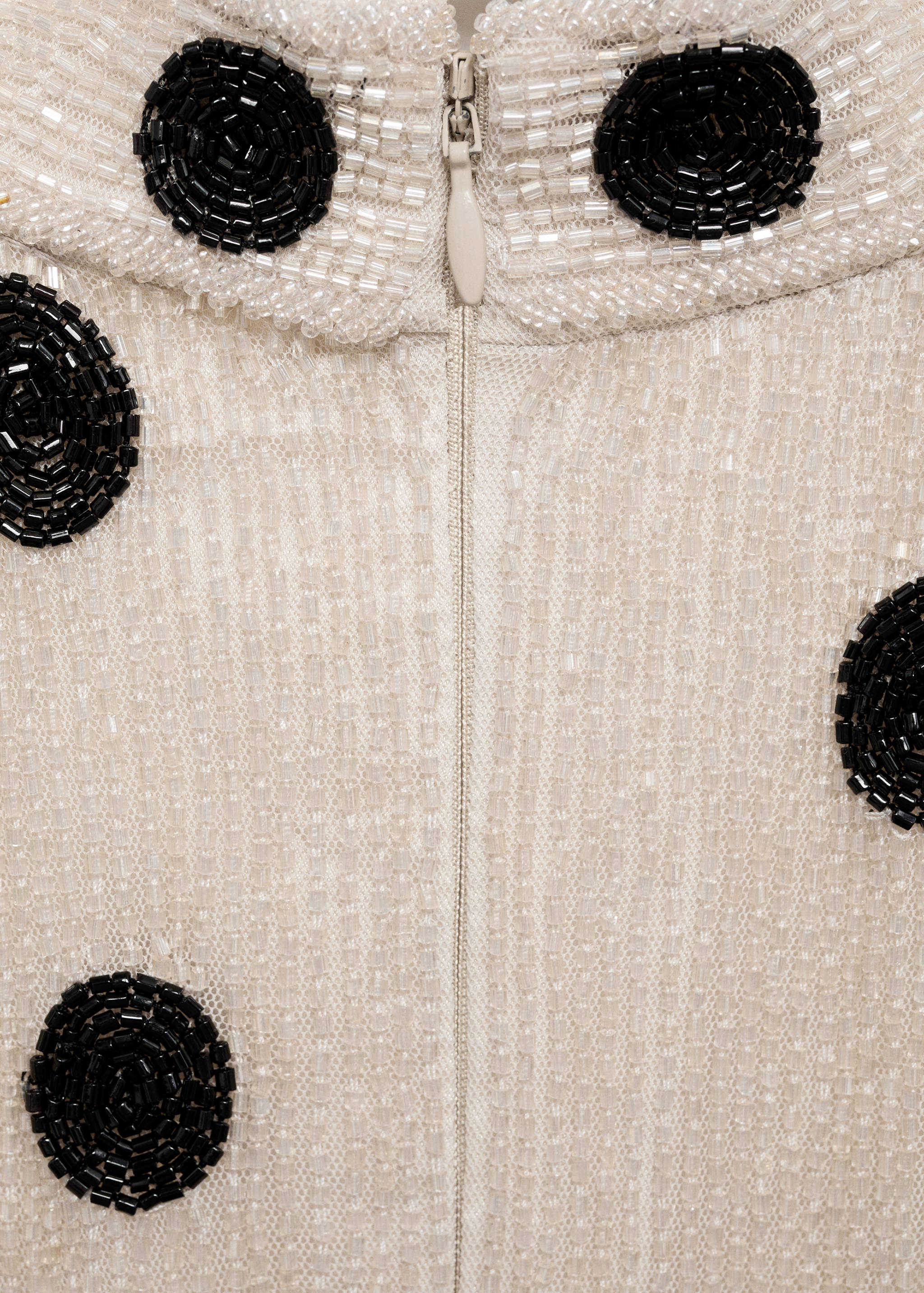 Halterkleid mit Punkten und Schmucksteinen - Detail des Artikels 0