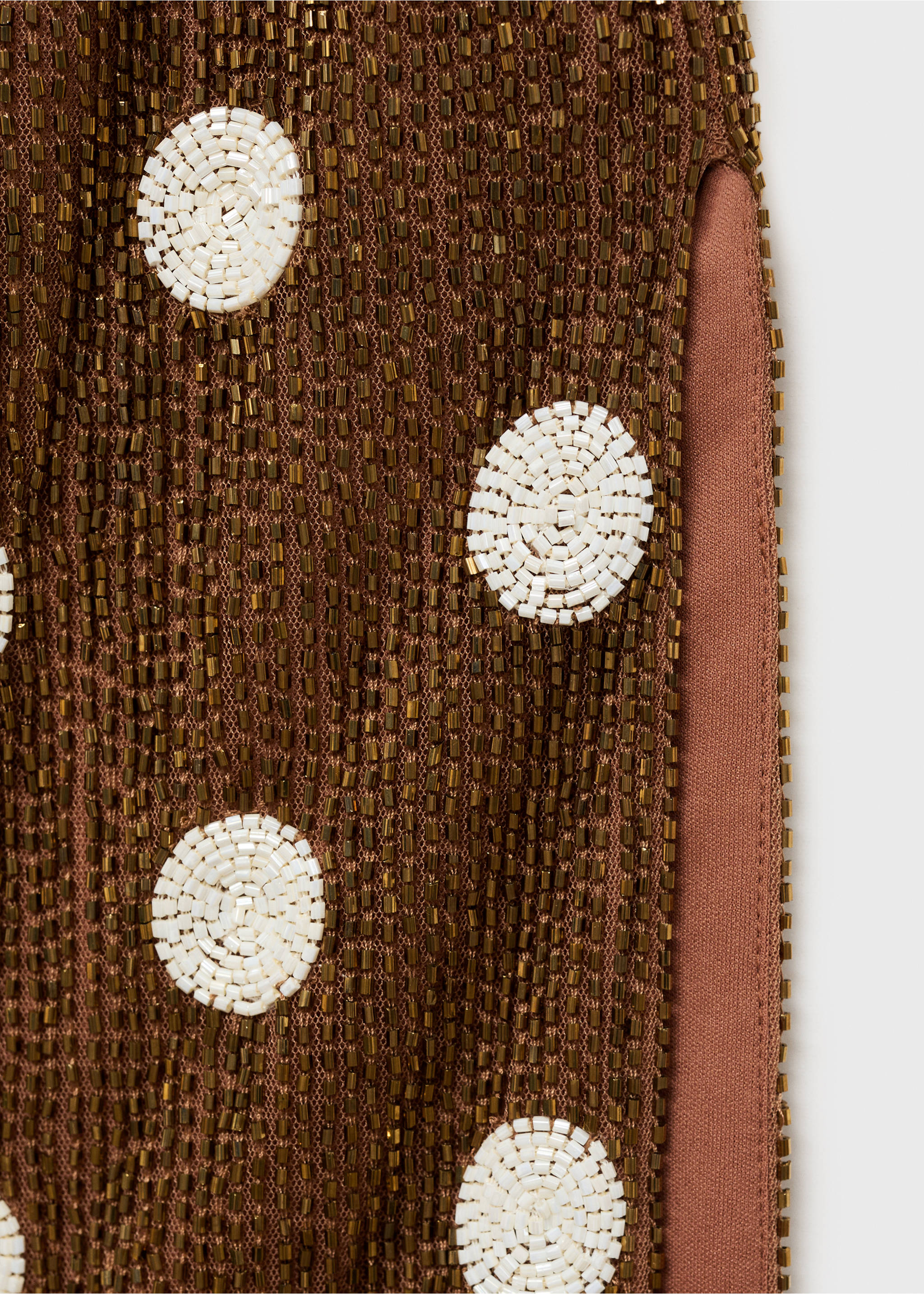 Halterkleid mit Punkten und Schmucksteinen - Detail des Artikels 8, Braun. Ref: 87085929-00.