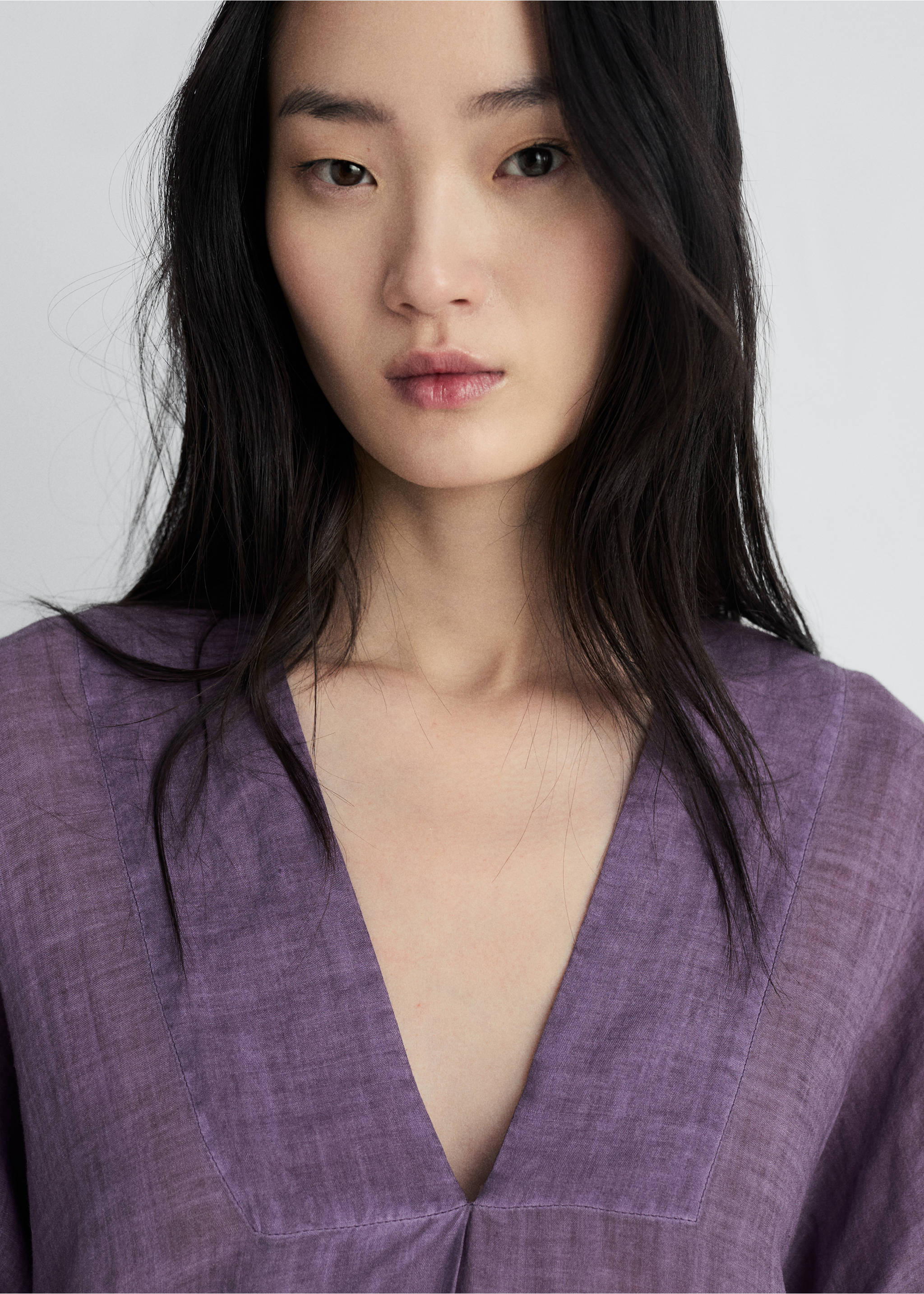 Ramie-Kaftan im Overdyed-Design - Mittlere Ansicht, Pflaume. Ref: 87085935-00.