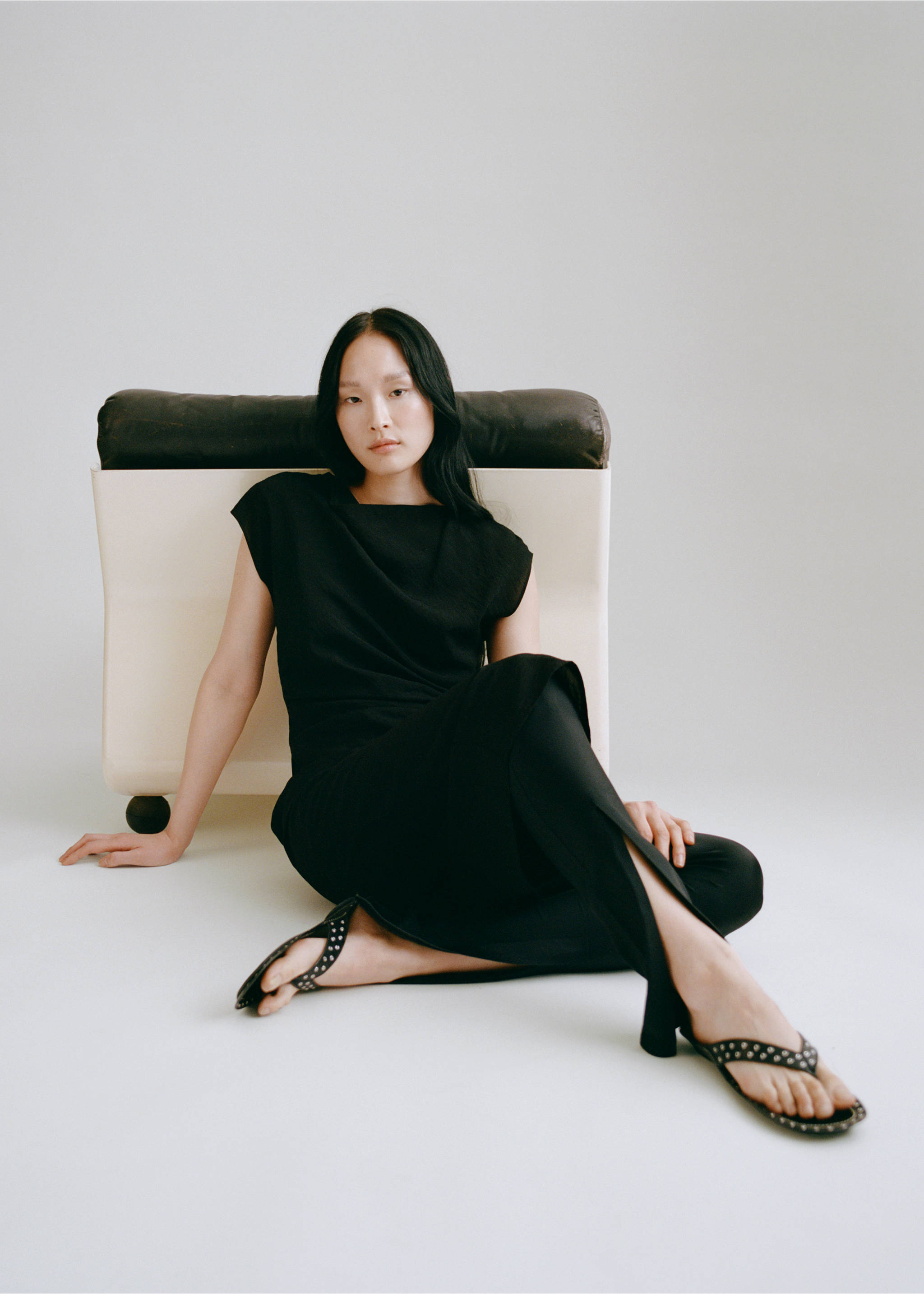 Leather sandals with eyelets - General plane, Black. Ref: 87085940-00.